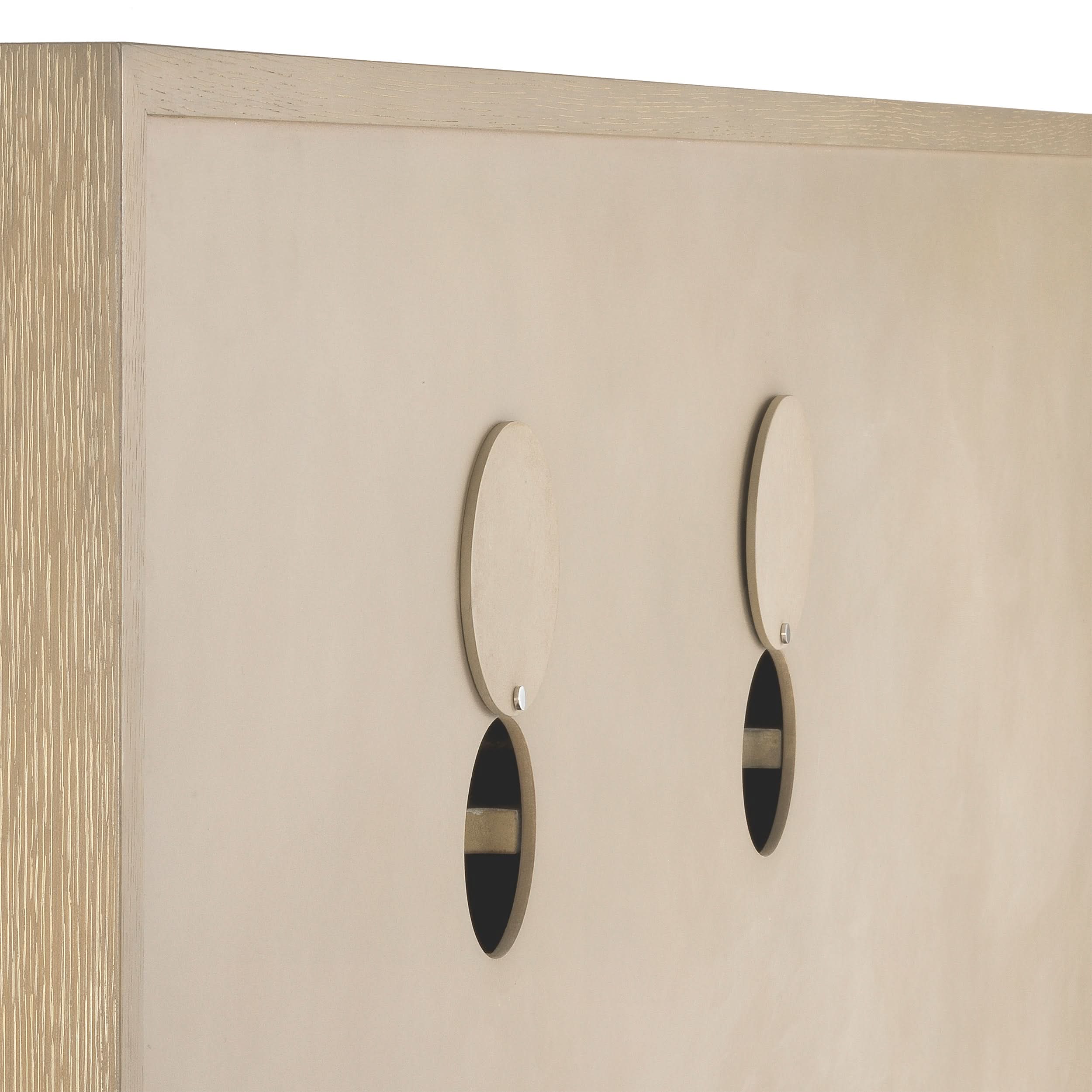 Eichholtz Kommode Highland – Eichenfurnier Hell | Gebürstetes Messing Sideboard Eichholtz