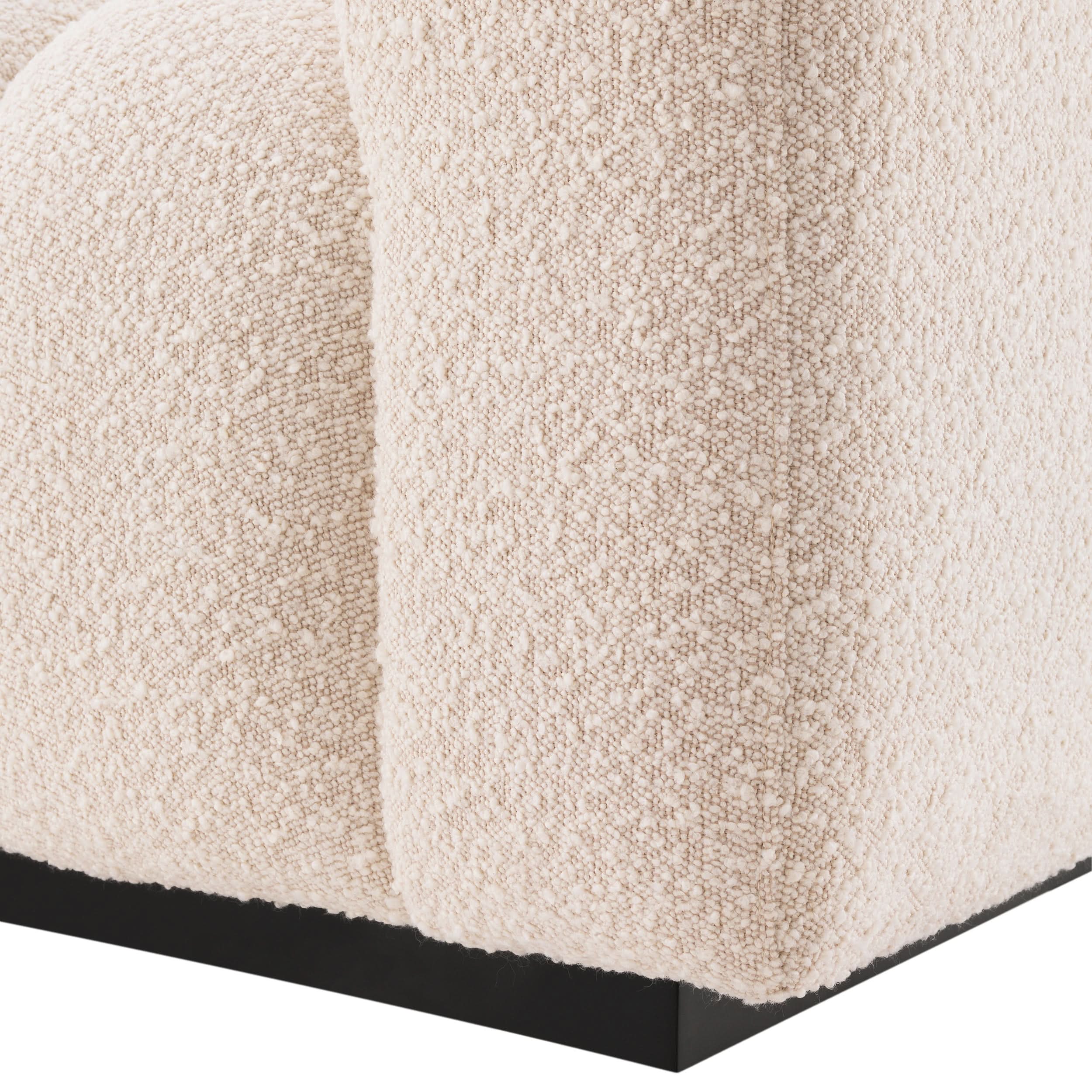 Eichholtz – Sofa Kelly S (Bouclé Cream) Sofa Eichholtz