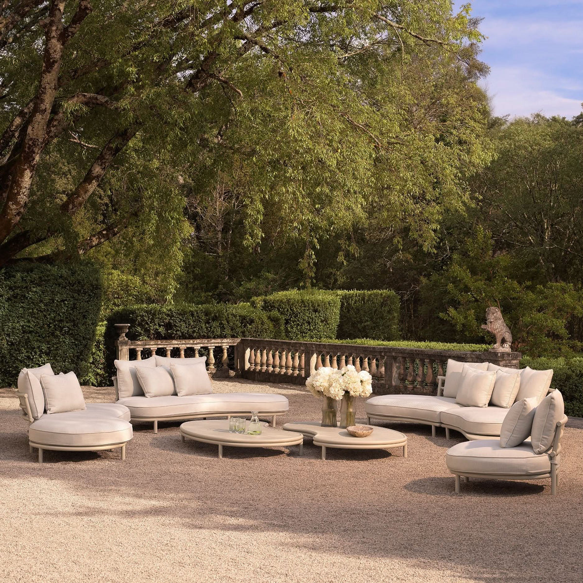 Eichholtz Outdoor Sofa Laguno – Sandfarben | Bezug Lewis Off-White/Grau Outdoor Sofa Eichholtz
