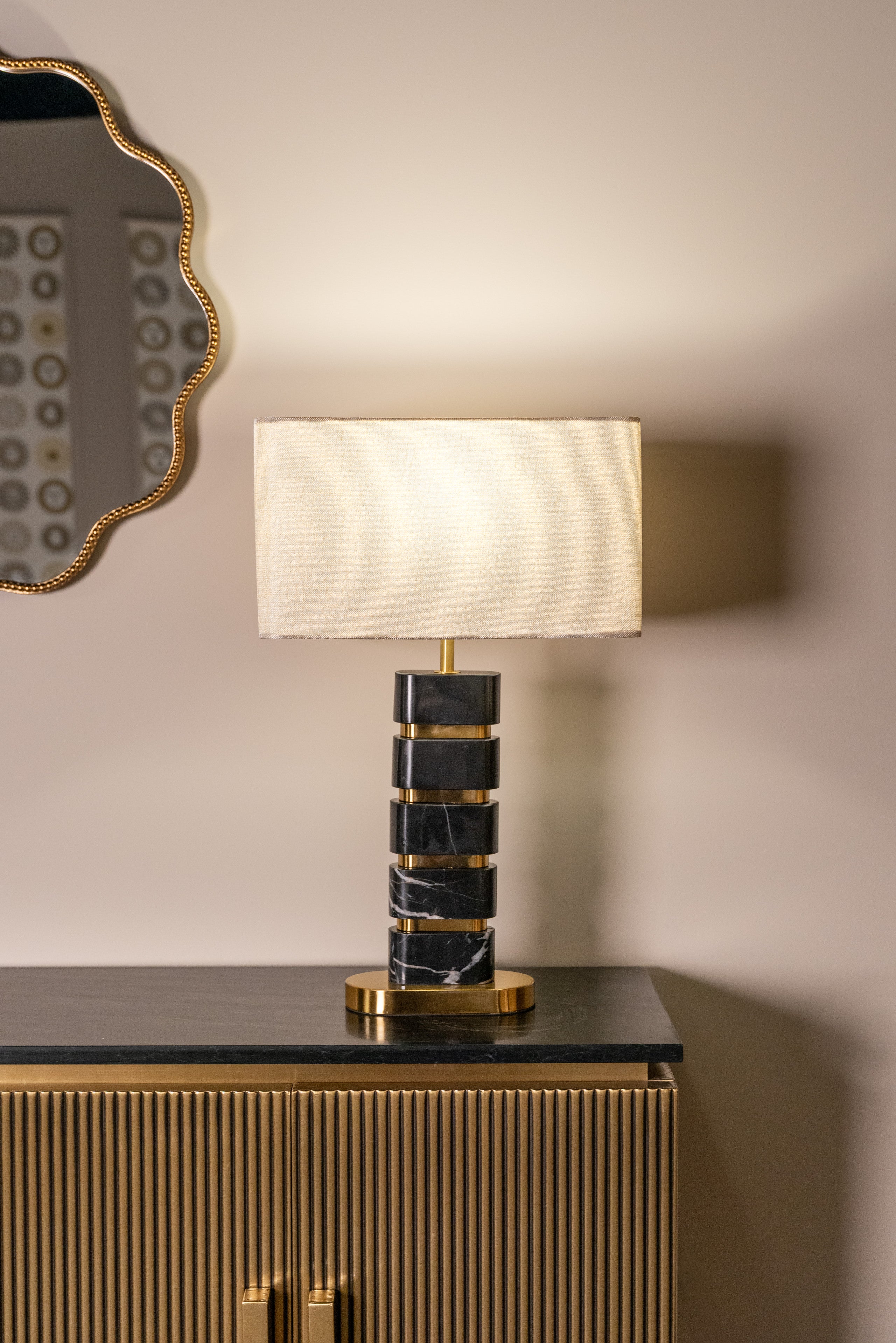 Richmond Interiors Tischlampe Levina black/gold