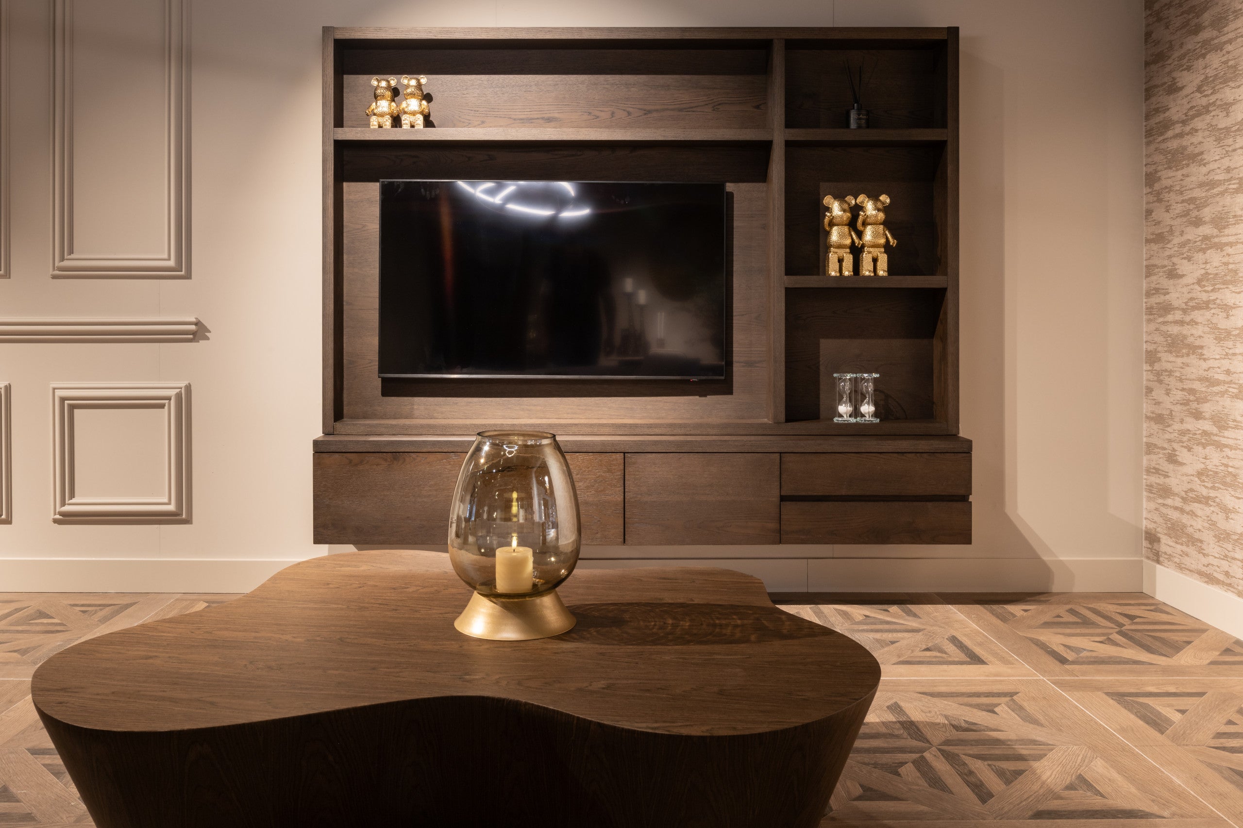 Richmond Interiors TV-Schrank Lachance brown 3-doors 2-drawers TV-Schrank Richmond Interiors