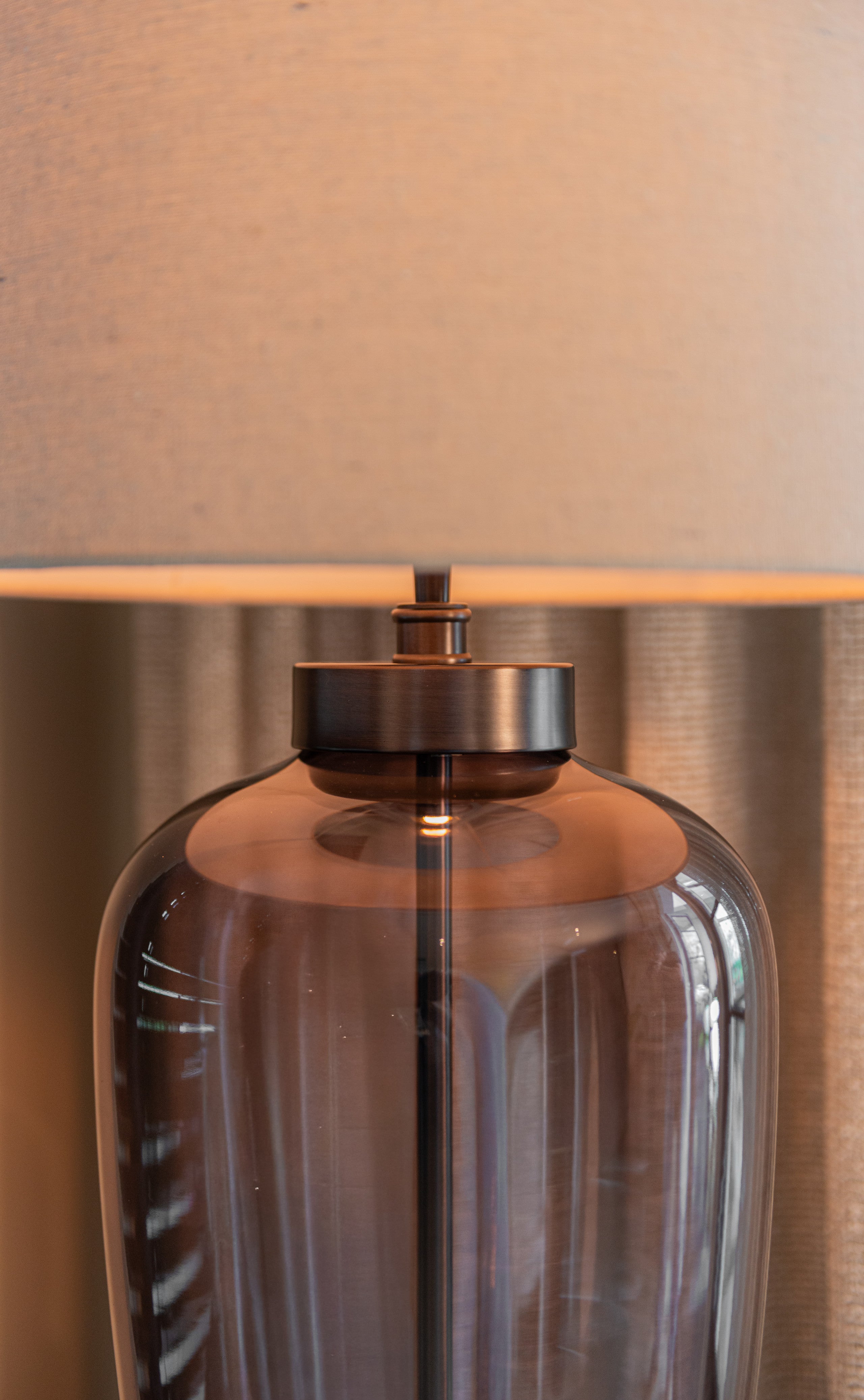 Richmond Interiors Tischlampe Monsoe smoke