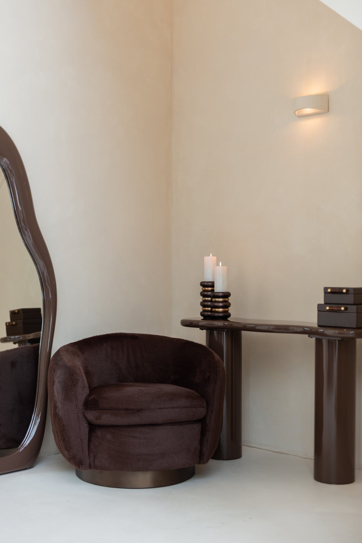 Richmond Interiors Lounge Stuhl Colmar chocolat fluffy swivel Richmond Interiors
