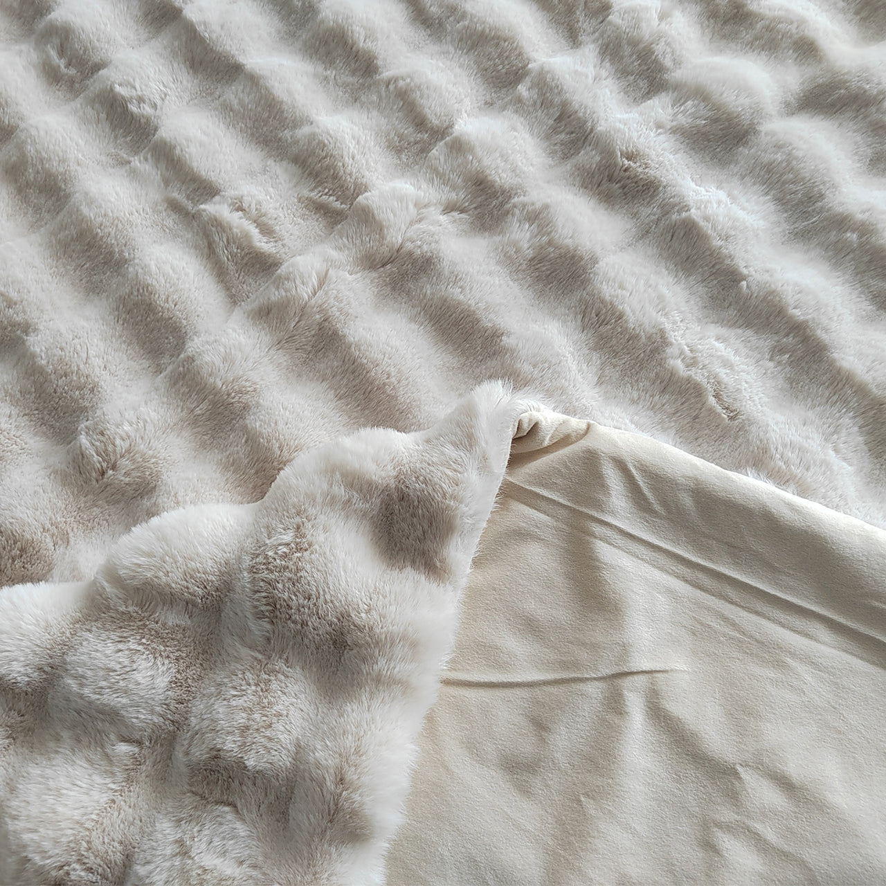 Richmond Interiors Decke Cosy Fluff cream 150x200