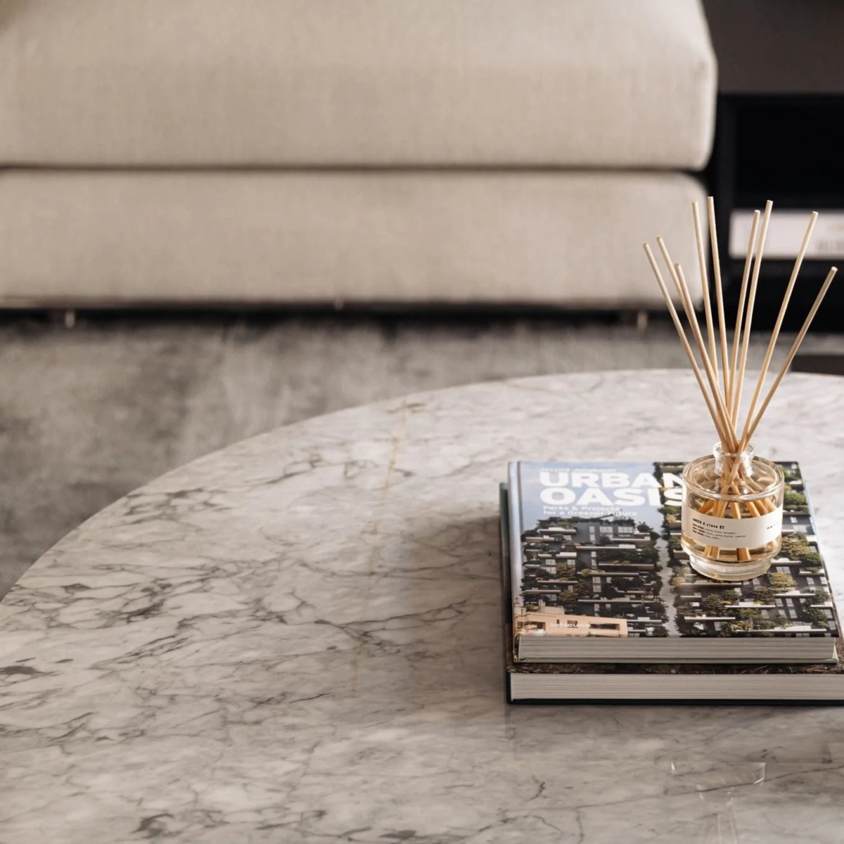 The Grand Collection BRIO Couchtisch – White Marble Couchtisch rund The Grand Collection