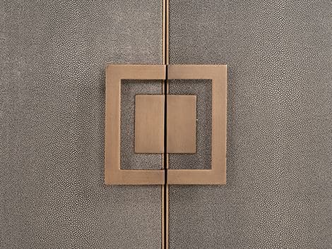 Richmond Interiors Anrichte Bloomville 4-Türen (Gold) Sideboard Richmond Interiors