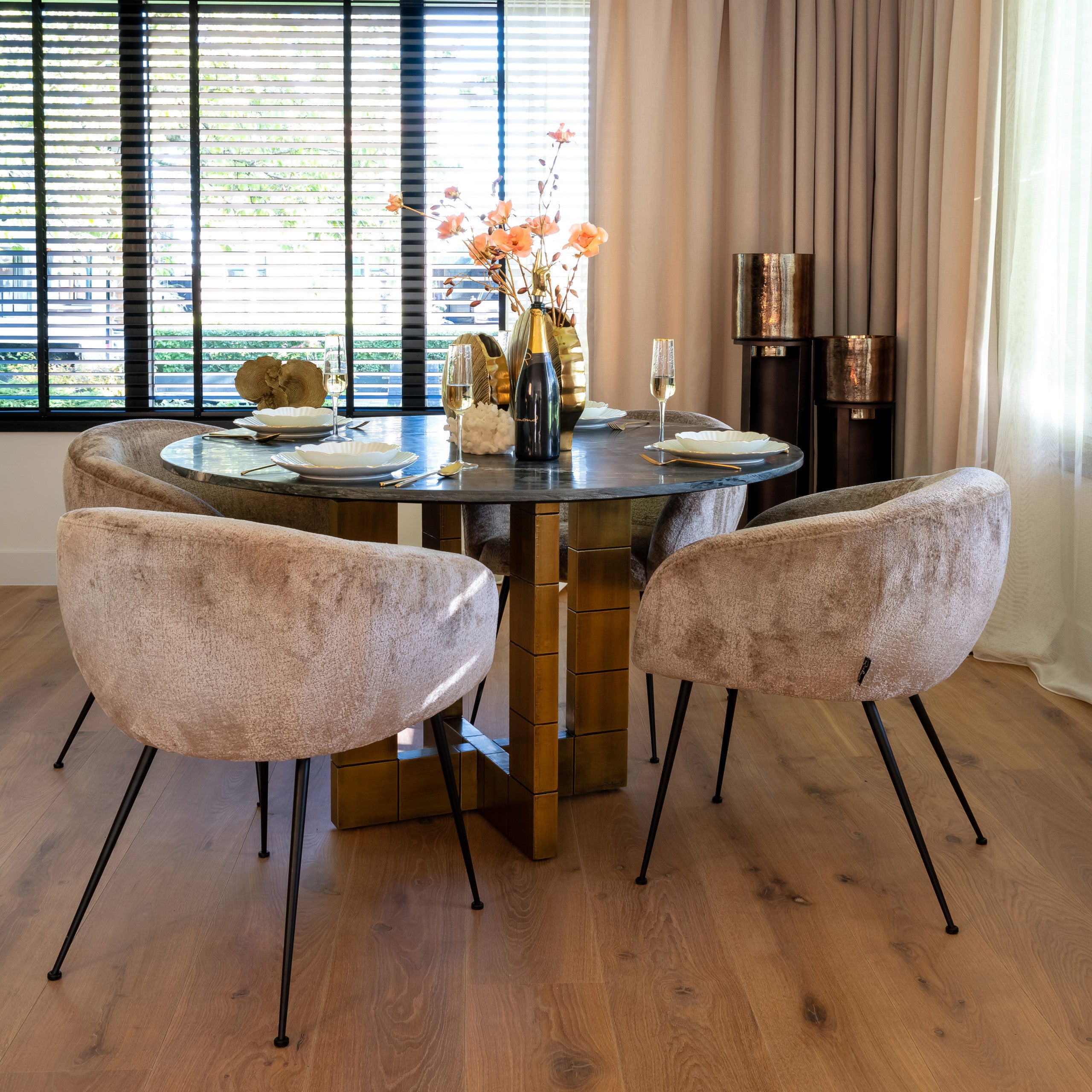 Richmond Interiors Esszimmerstuhl Ruby taupe chenille Esszimmerstuhl Richmond Interiors