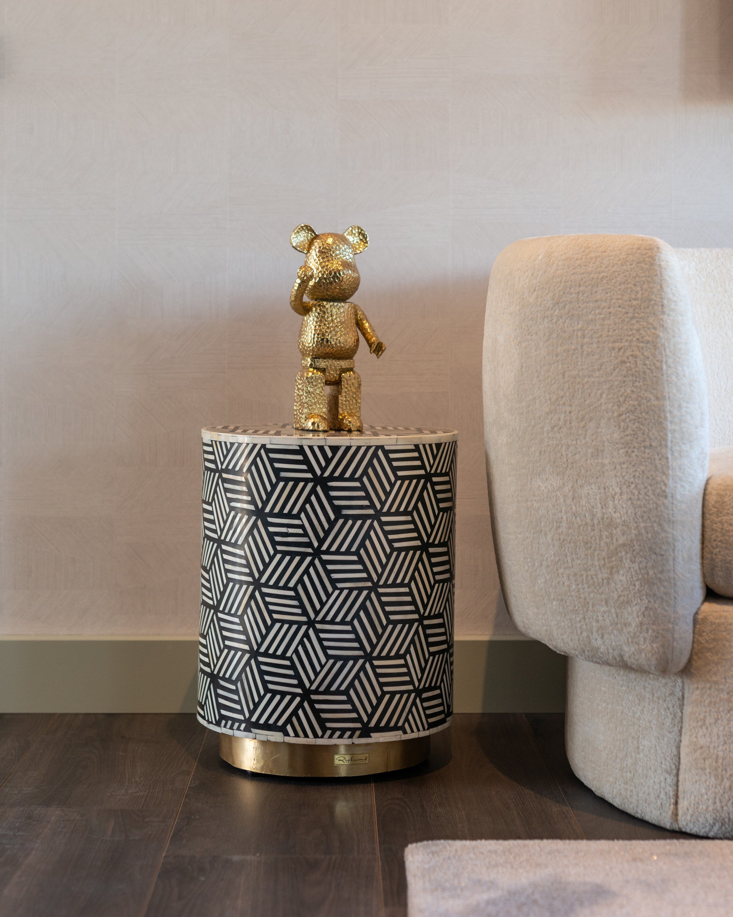 Richmond Interiors Dekoratives Objekt Bear gold standing