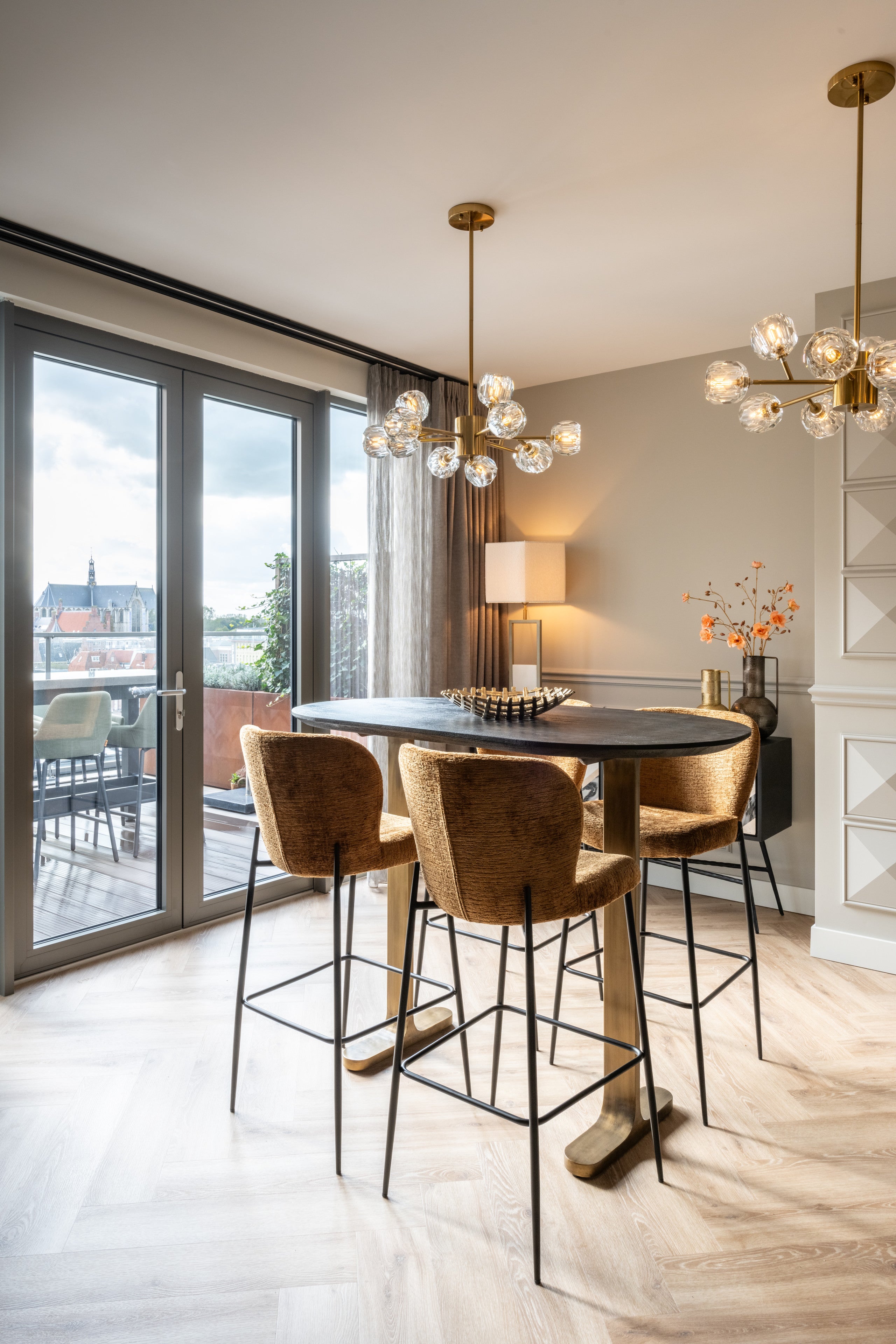 Richmond Interiors Bartisch Revelin black/gold 140 Bartisch Richmond Interiors