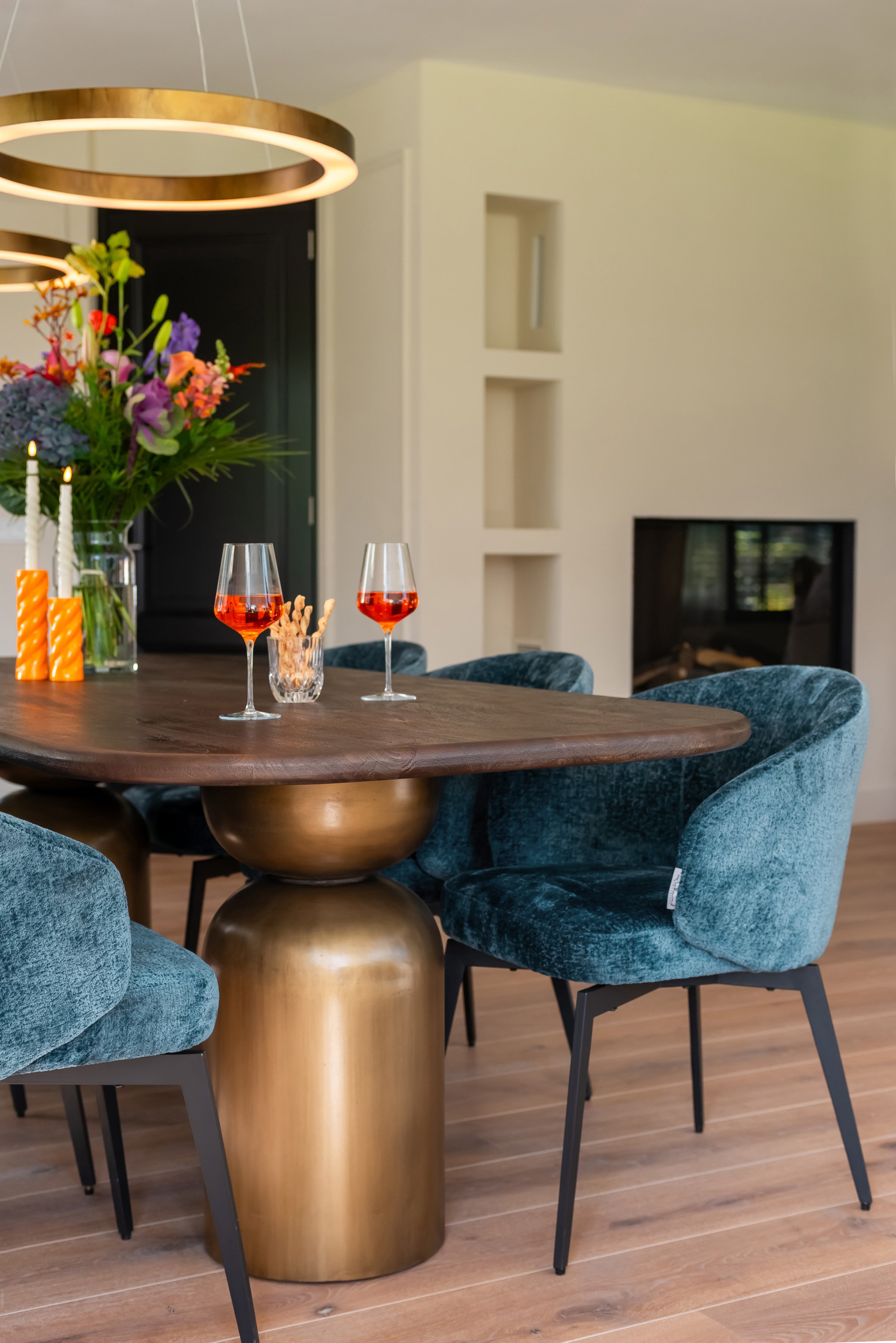 Richmond Interiors Esszimmerstuhl Amphara blue chenille fire retardant Esszimmerstuhl Richmond Interiors
