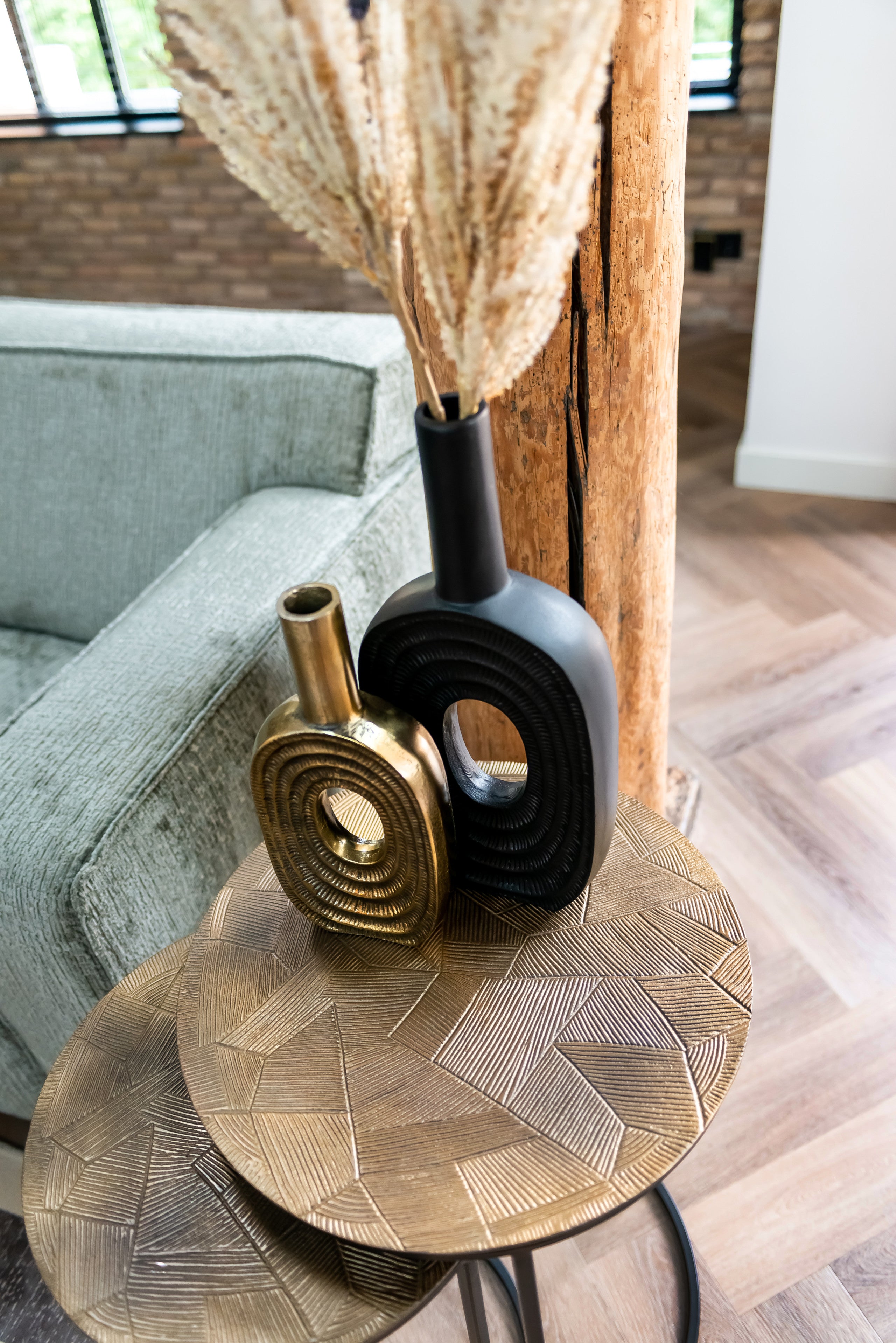 Richmond Interiors Vase Emar brushed gold small