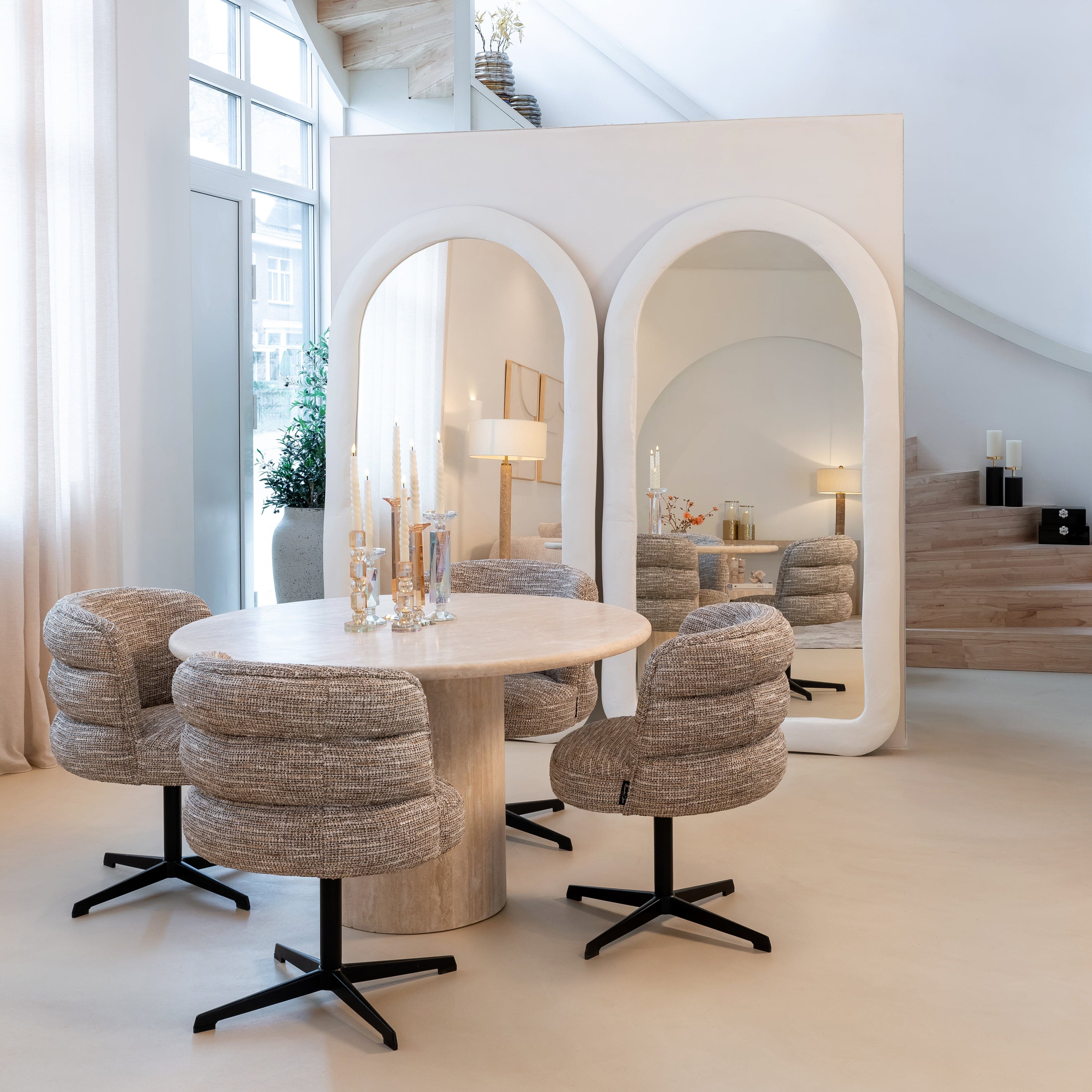 Alexander Jones Esstisch rund Renaissance beige Travertin Esstisch rund Alexander Jones