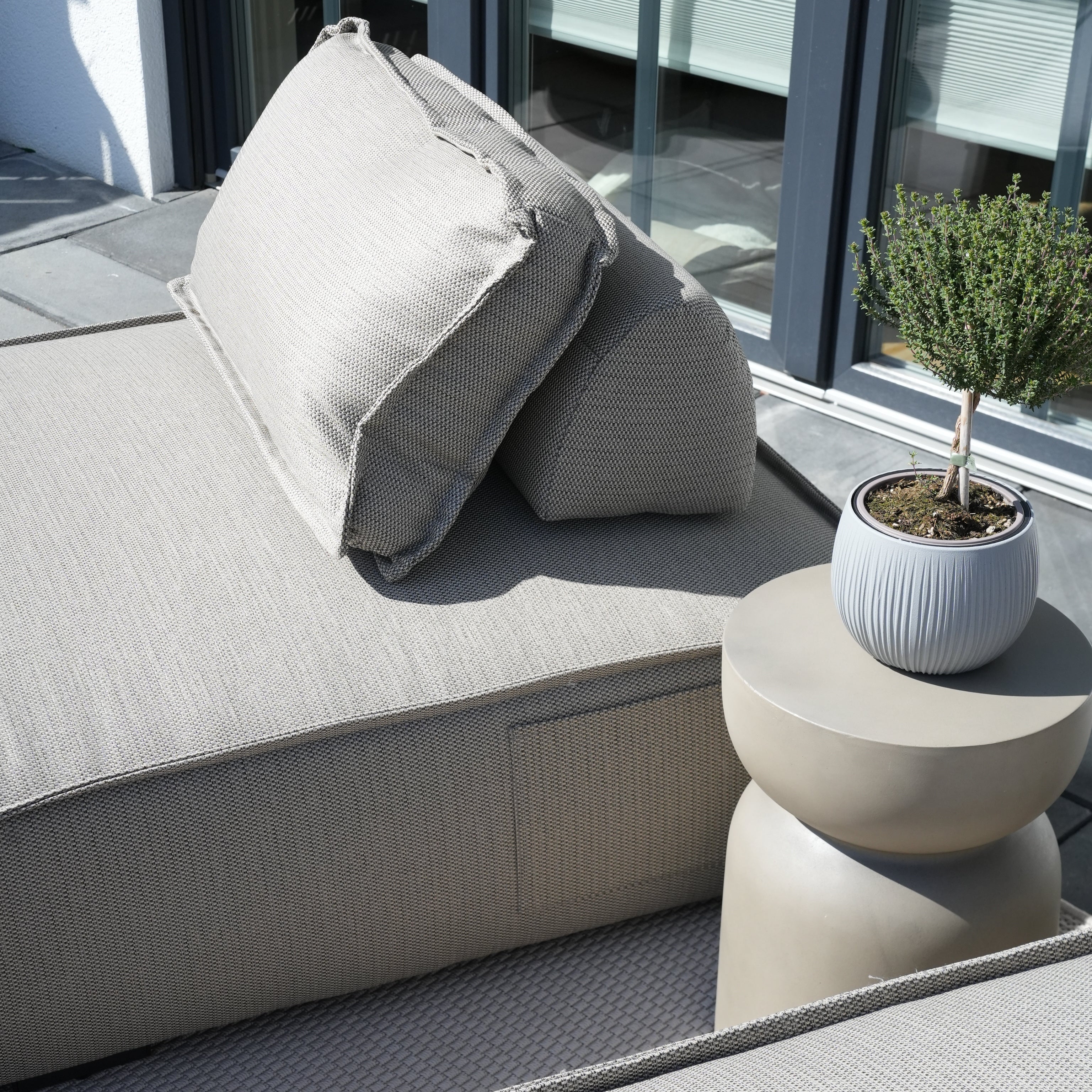 Richmond Interiors Outdoor Daybed Jondal taupe (22085 Taupe) Outdoor Daybed Richmond Interiors