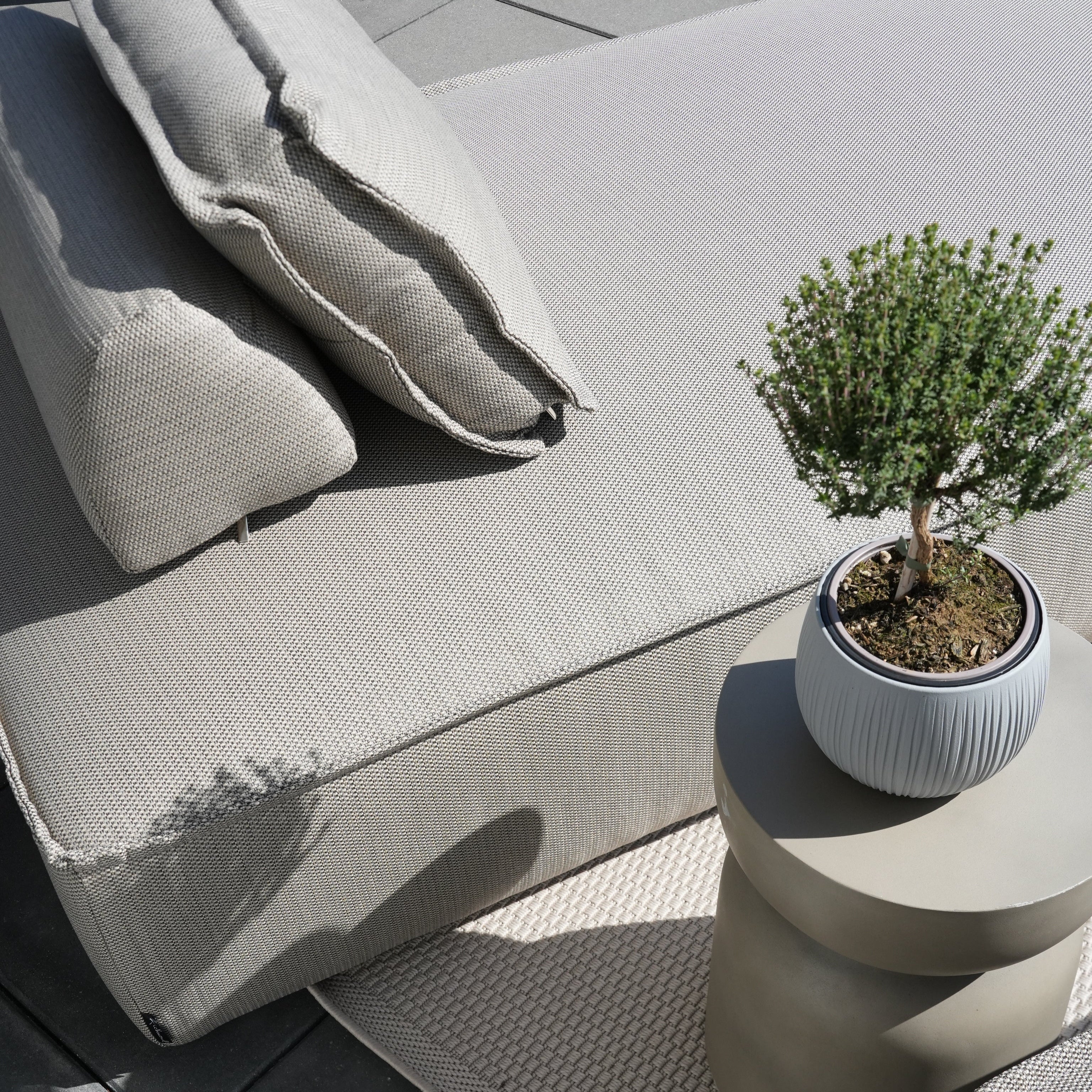 Richmond Interiors Outdoor Daybed Jondal taupe (22085 Taupe) Outdoor Daybed Richmond Interiors