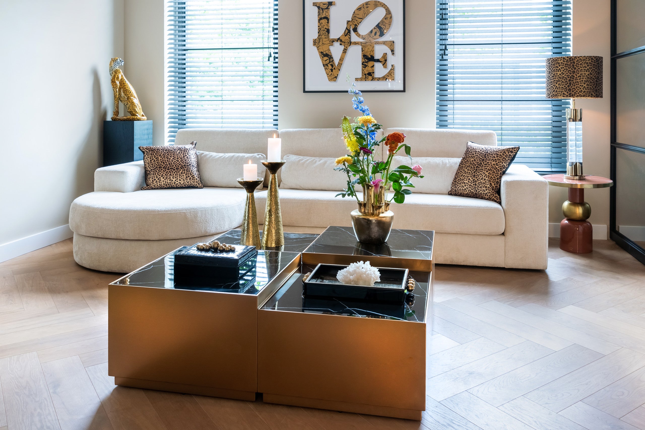 Richmond Interiors Tablett Liv black/gold