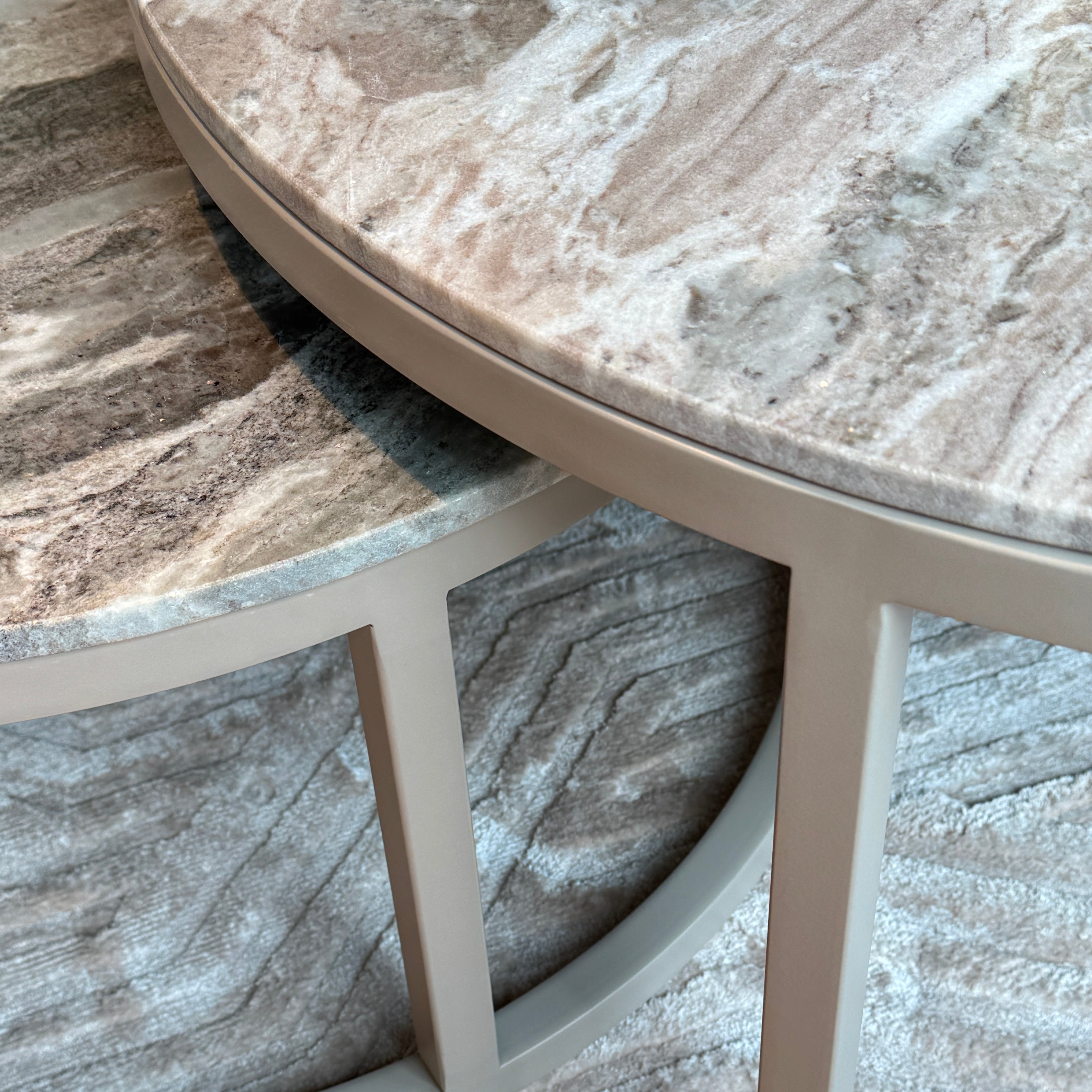Richmond Interiors Couchtisch Fairfax – 2er-Set (Stone) 2er-Set Couchtisch Richmond Interiors