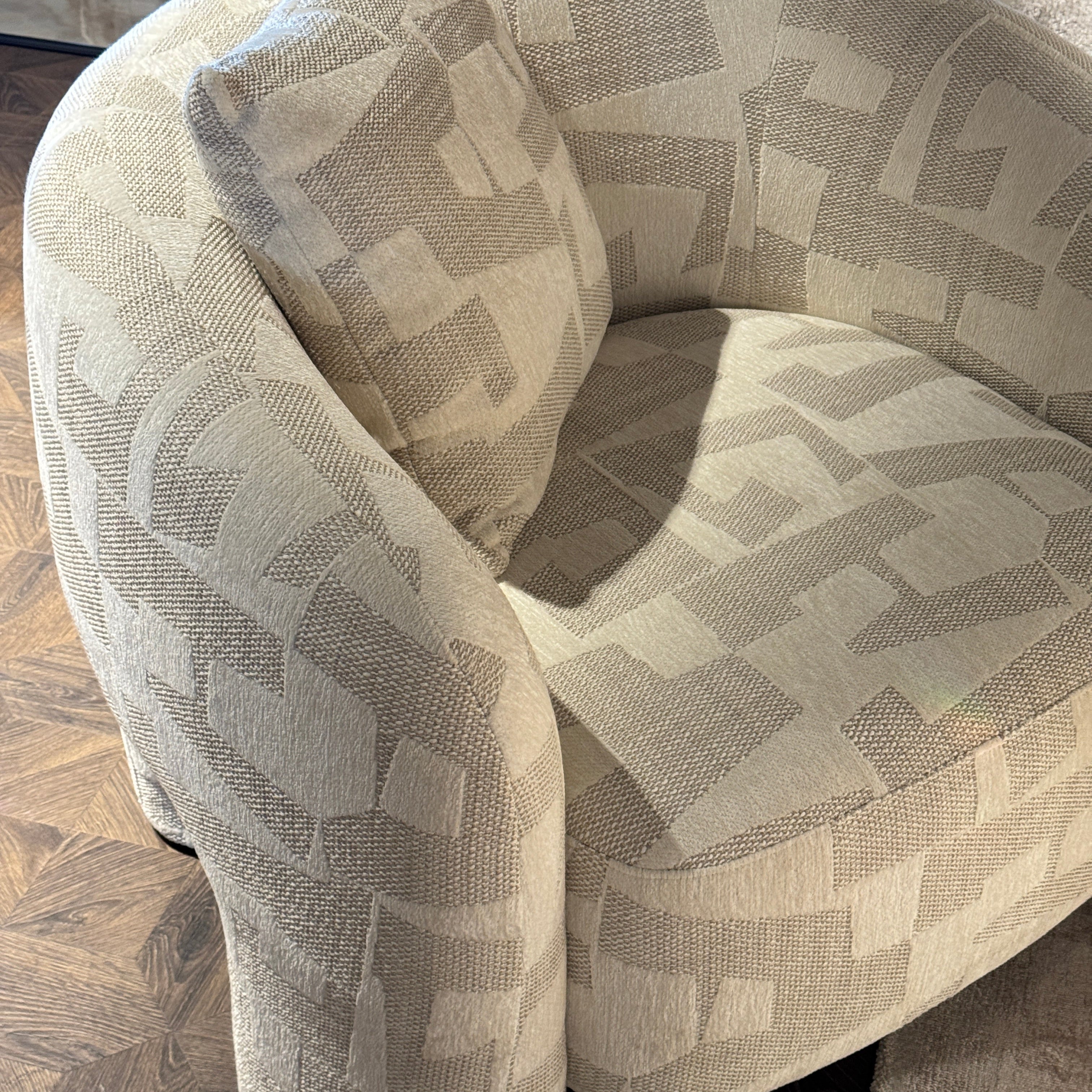 Richmond Interiors Loungesessel Tuscany – Beige Graffic Polstersessel Richmond Interiors