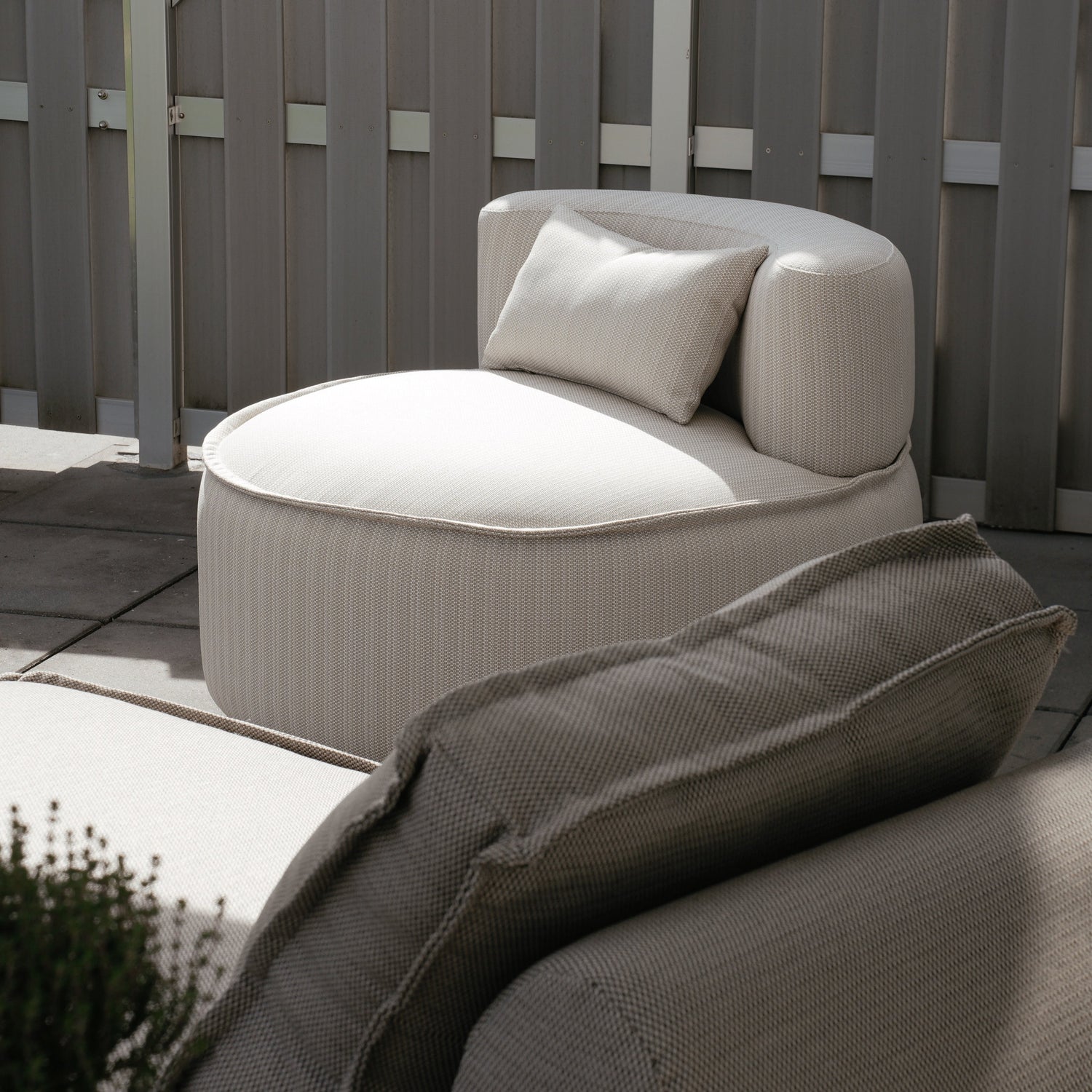 Richmond Interiors Outdoor Drehstuhl Nammos beige (22080 Beige) Outdoor Drehstuhl Richmond Interiors