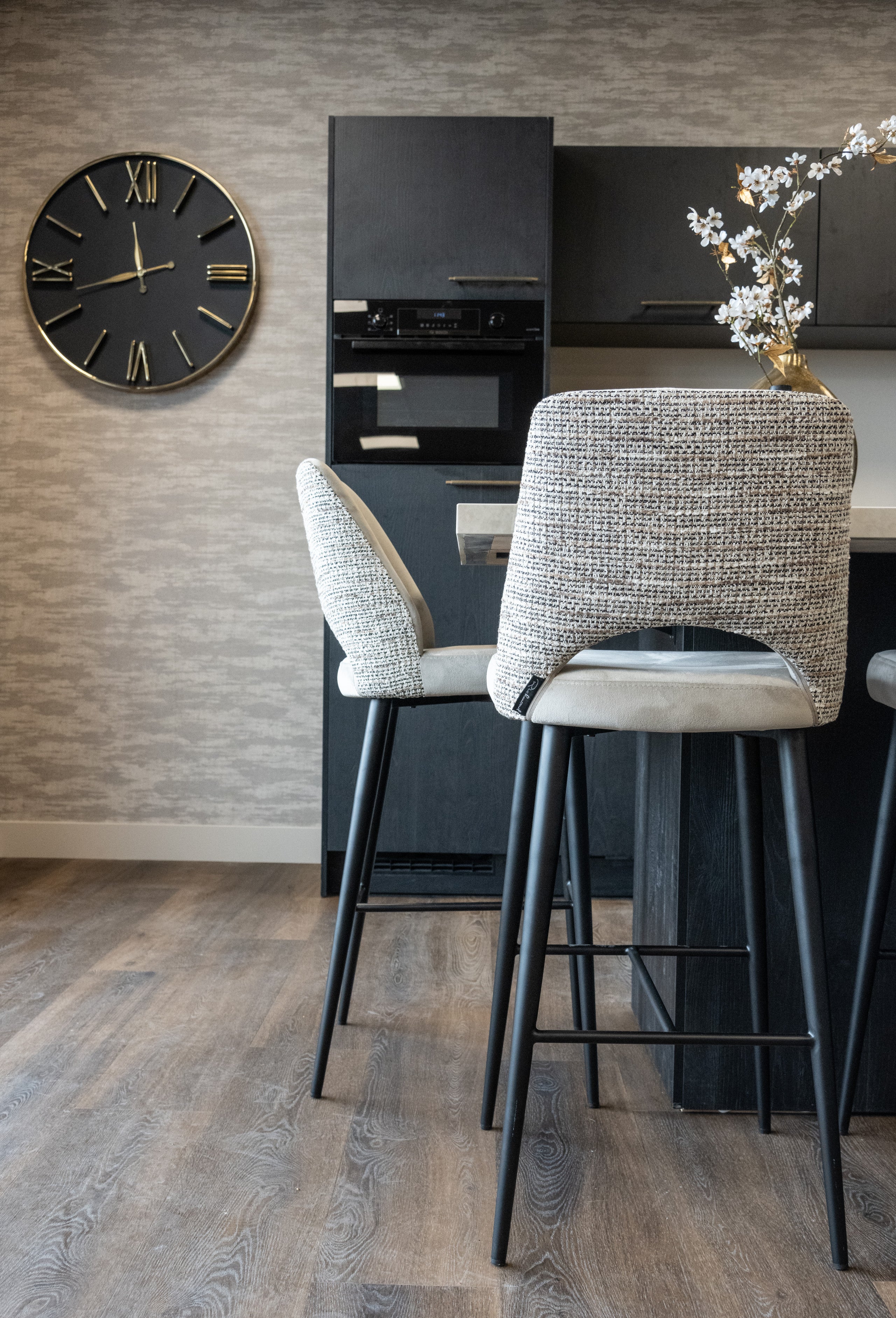 Richmond Interiors Barhocker Tabitha trendy nature fire retardant Barhocker Richmond Interiors