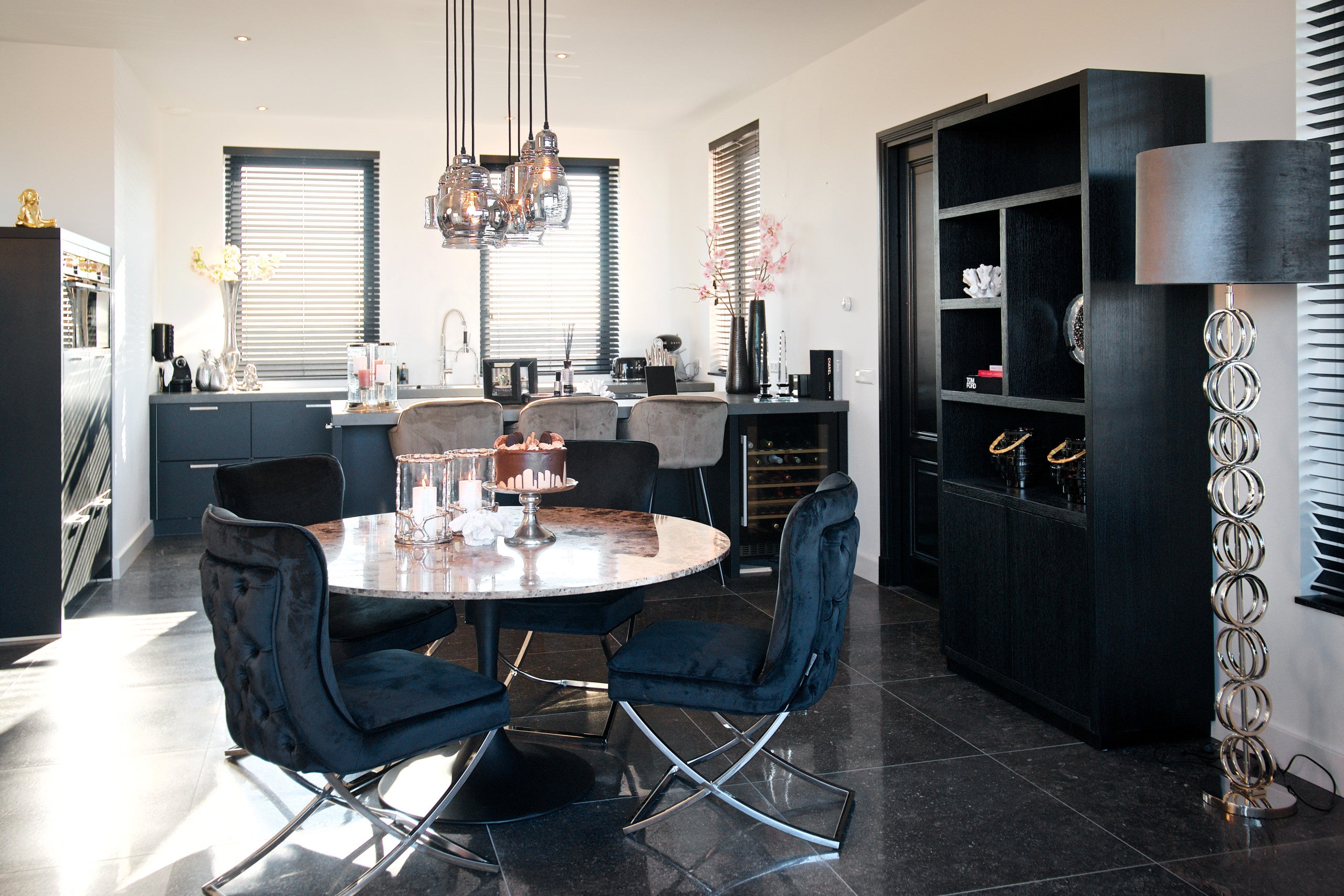Richmond Interiors Vitrine Oakura black Vitrine Richmond Interiors