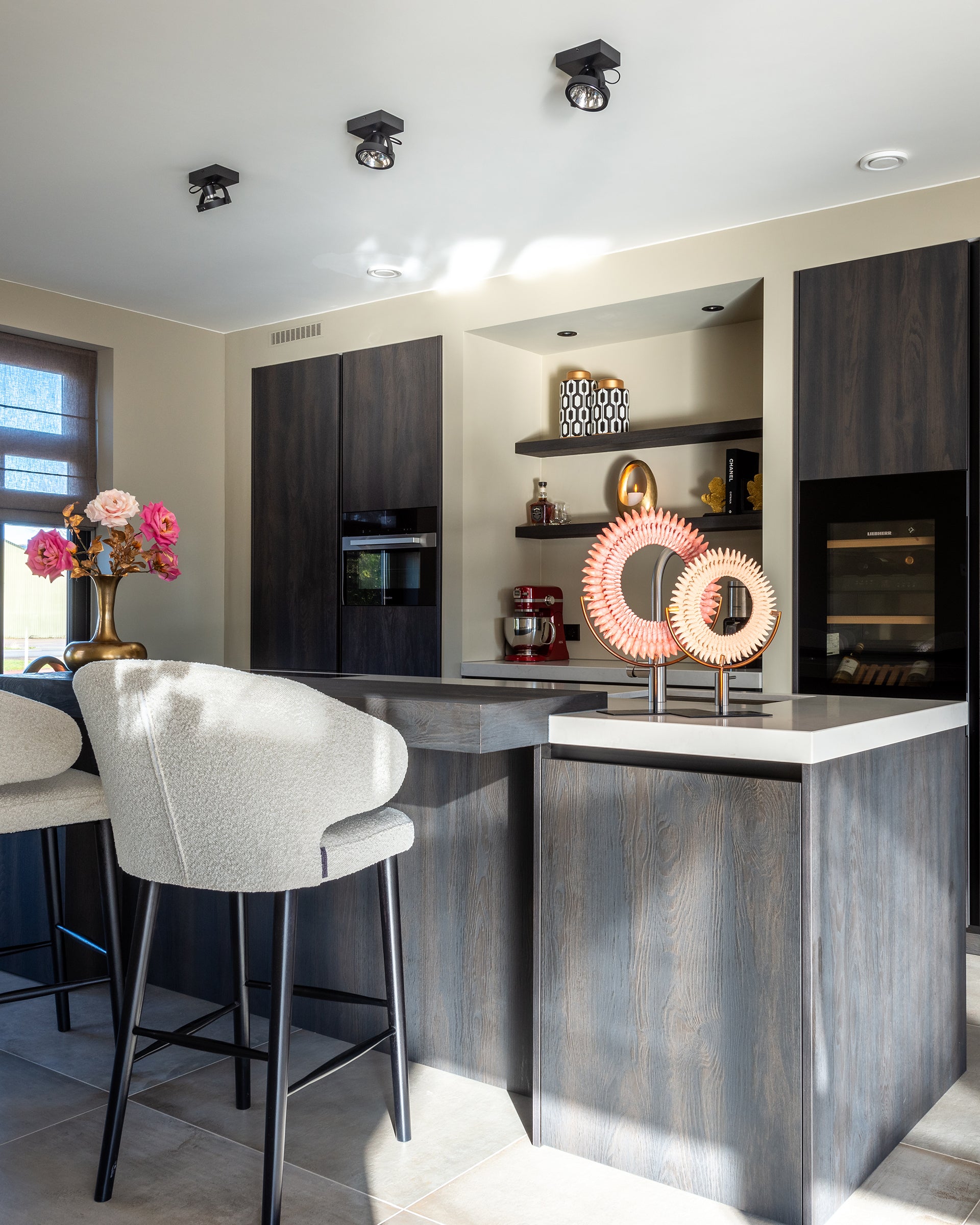 Richmond Interiors - Barhocker Indigo weißes Bouclé Barhocker Richmond Interiors