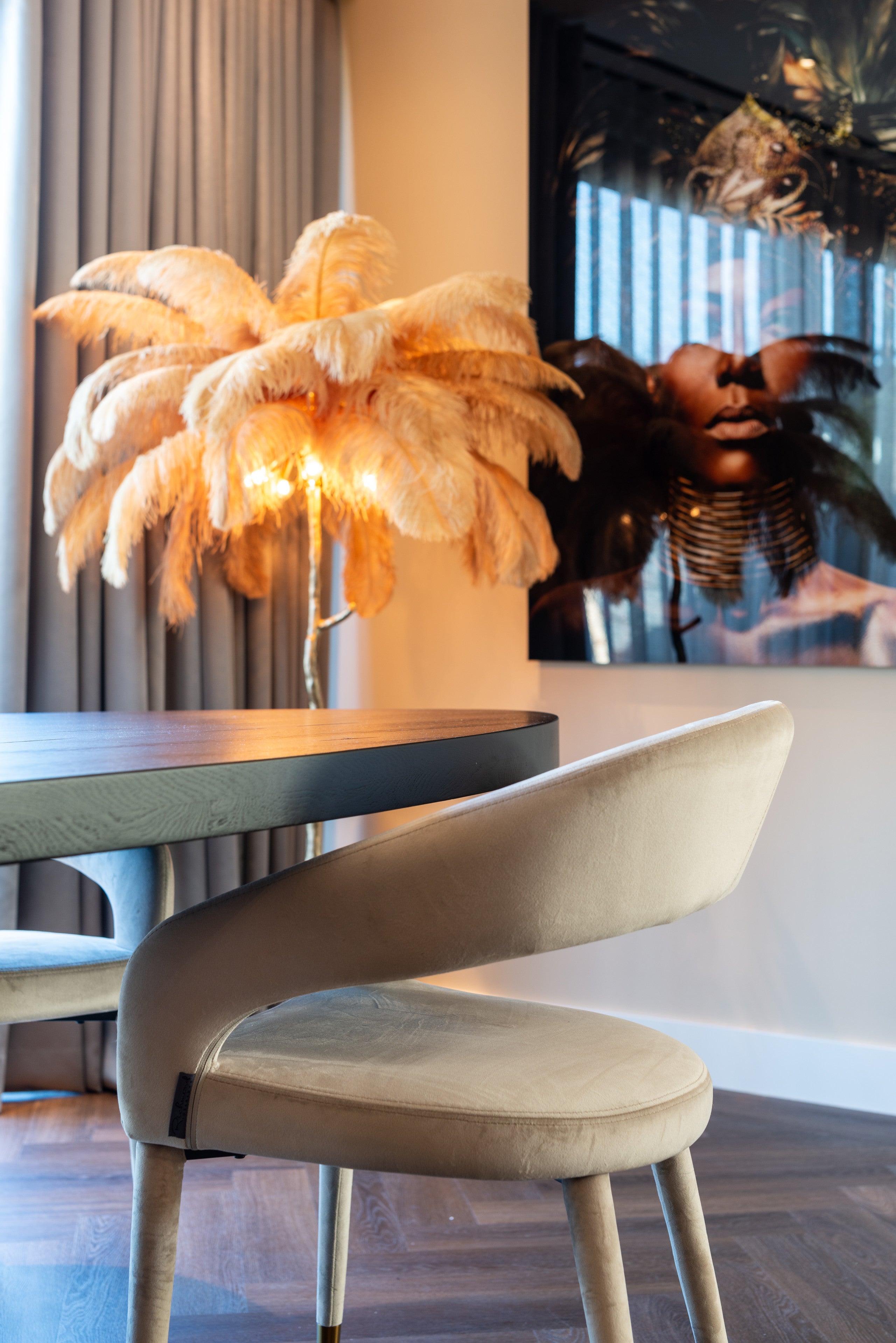 Richmond Interiors Esszimmerstuhl Gia khaki velvet fire retardant Esszimmerstuhl Richmond Interiors