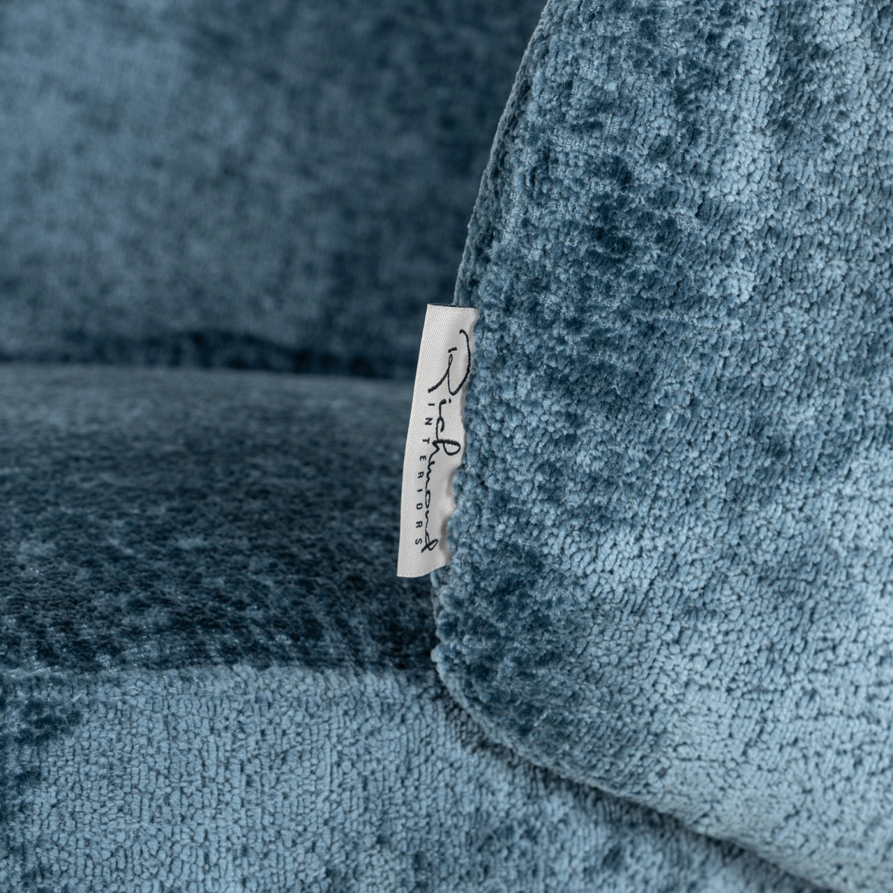 Richmond Interiors Esszimmerstuhl Amphara blue chenille fire retardant Esszimmerstuhl Richmond Interiors