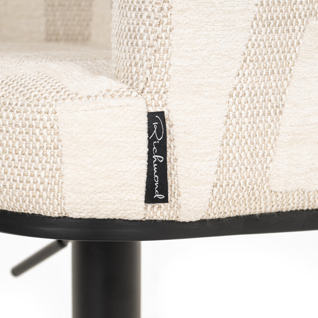 Richmond Interiors Barhocker Cheyenne beige graffic swivel Barhocker Richmond Interiors