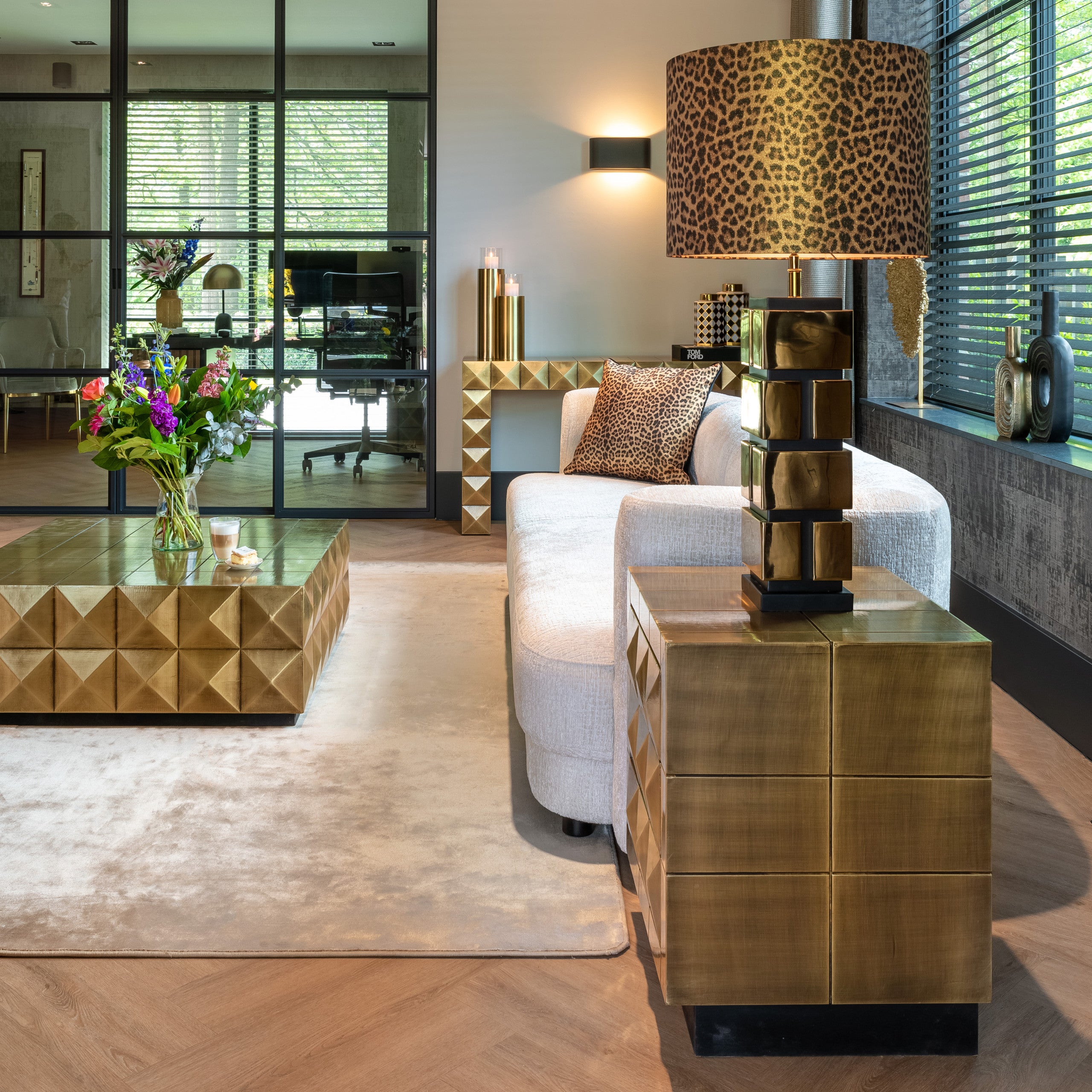Richmond Interiors Couchtisch Collada brushed gold incl. glass top Couchtisch Richmond Interiors