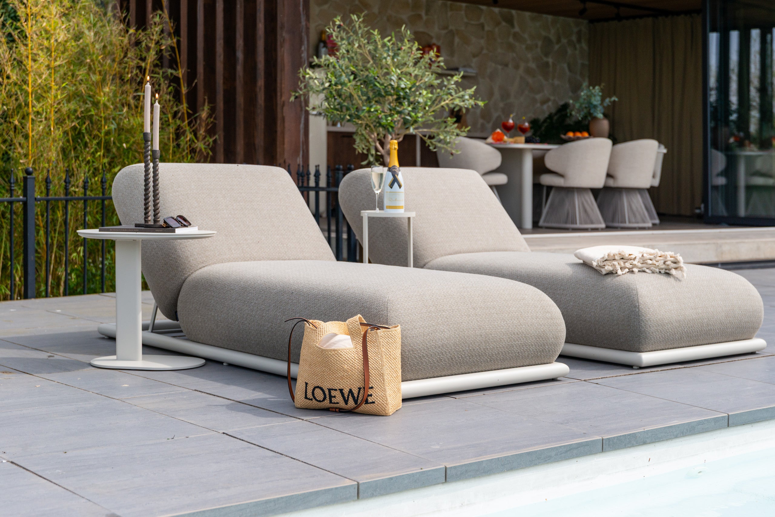 Richmond Interiors Outdoor Beistelltisch Quinn light beige Outdoor Beistelltisch Richmond Interiors