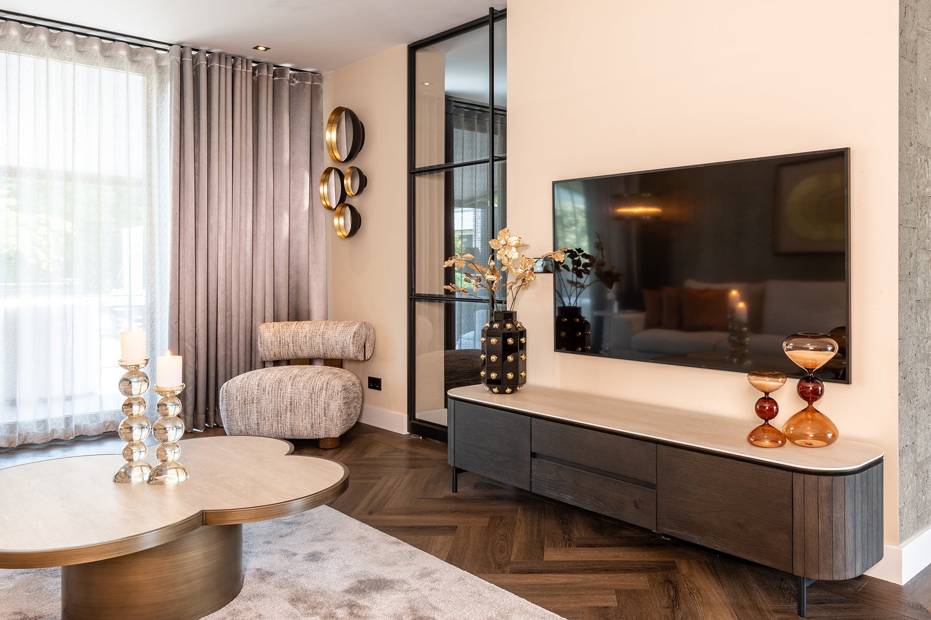 Richmond Interiors Couchtisch Clover (Beige) Couchtisch rund Richmond Interiors