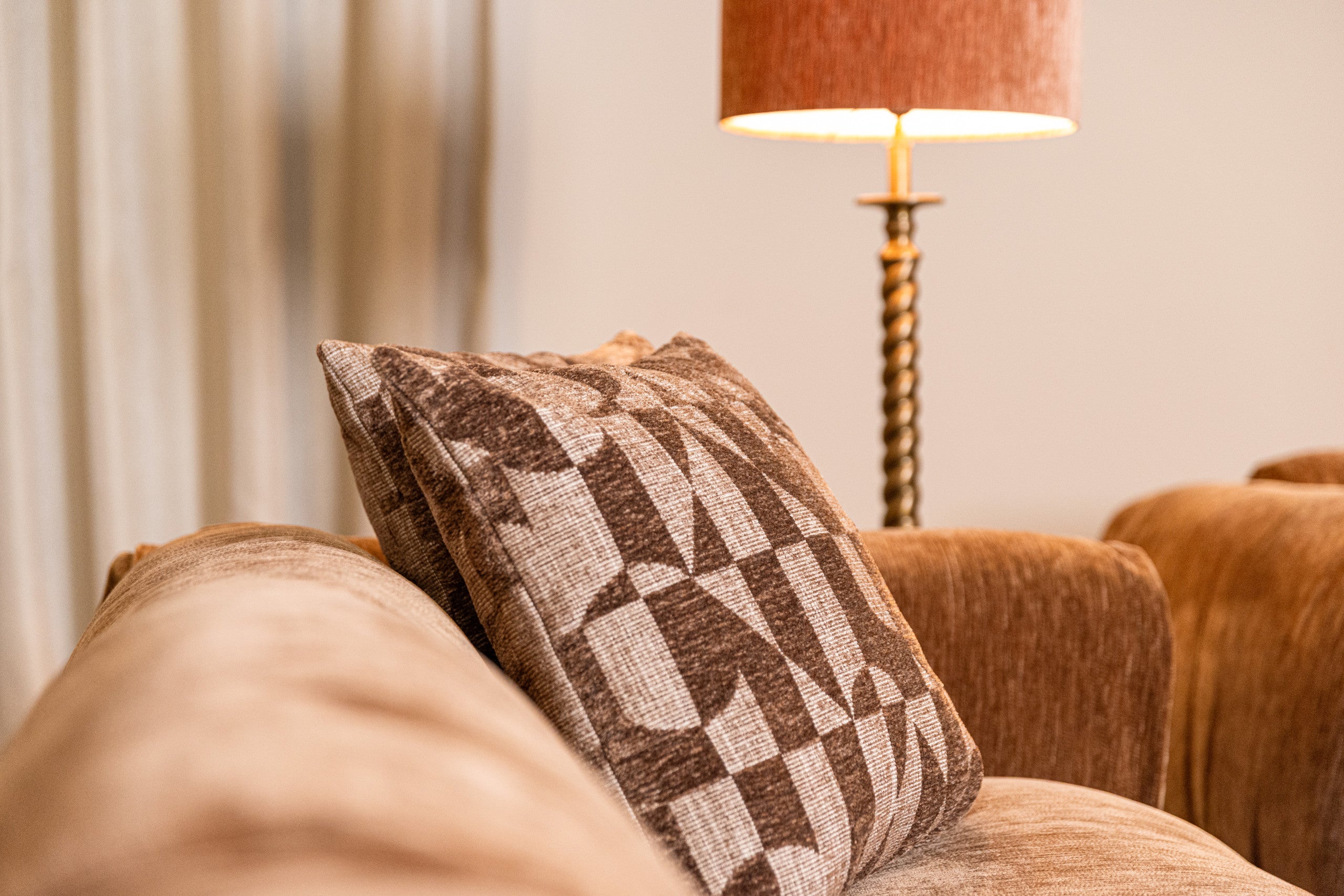 Richmond Interiors Kissen Aria brown geomatric