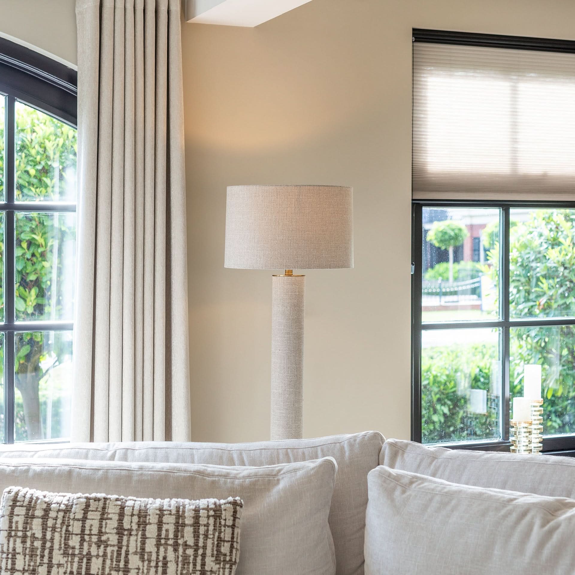 Richmond Interiors – Stehlampe Joline Beige Leinen Stehlampe Richmond Interiors