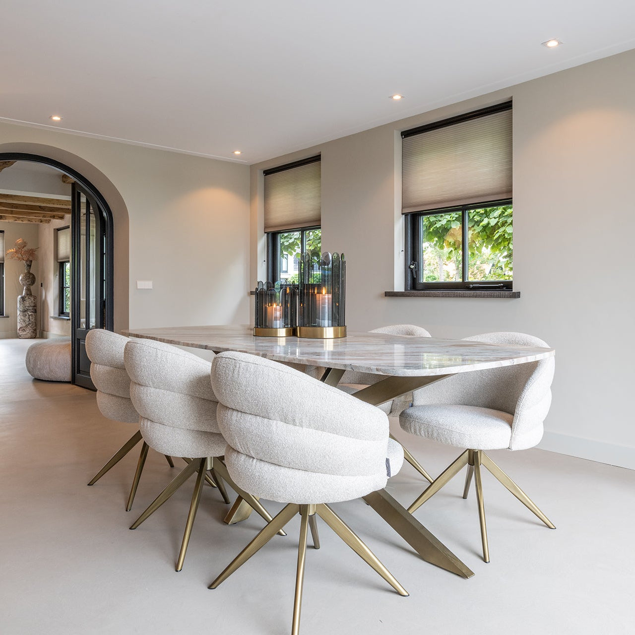 Richmond Interiors Drehstuhl Zendaya – Biscotti (Flammhemmend) Esszimmerstuhl Richmond Interiors