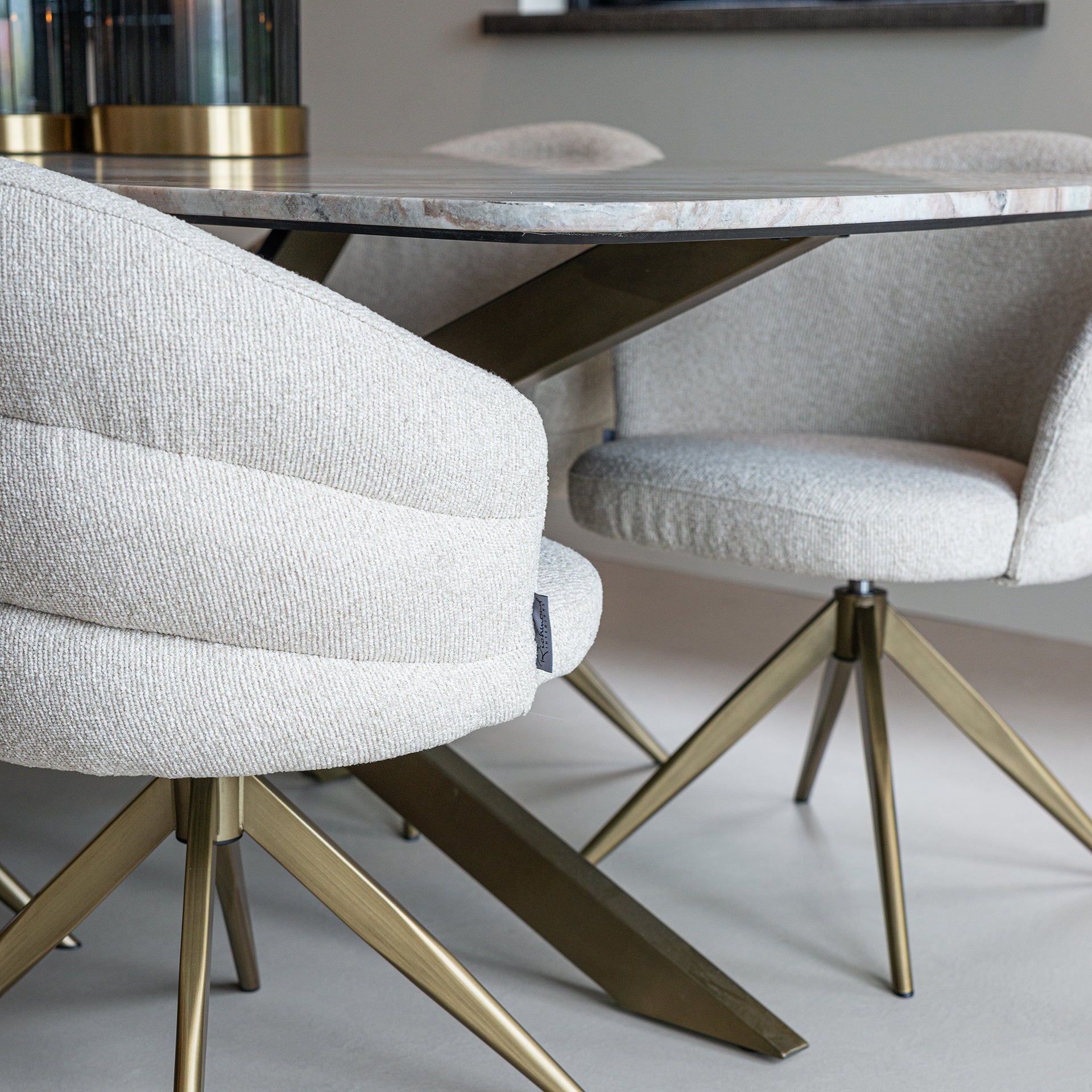 Richmond Interiors Drehstuhl Zendaya – Biscotti (Flammhemmend) Esszimmerstuhl Richmond Interiors