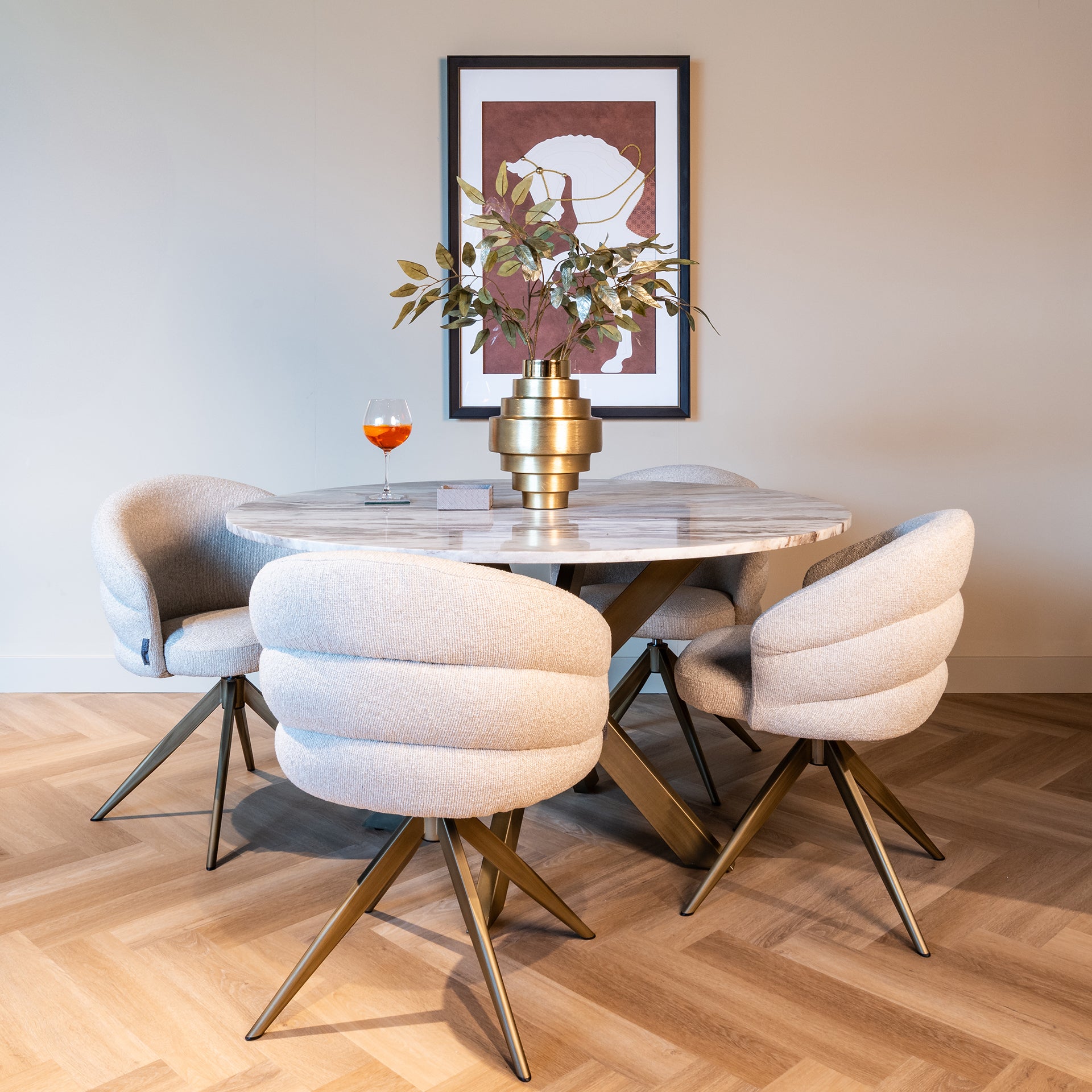 Richmond Interiors Drehstuhl Zendaya – Biscotti (Flammhemmend) Esszimmerstuhl Richmond Interiors