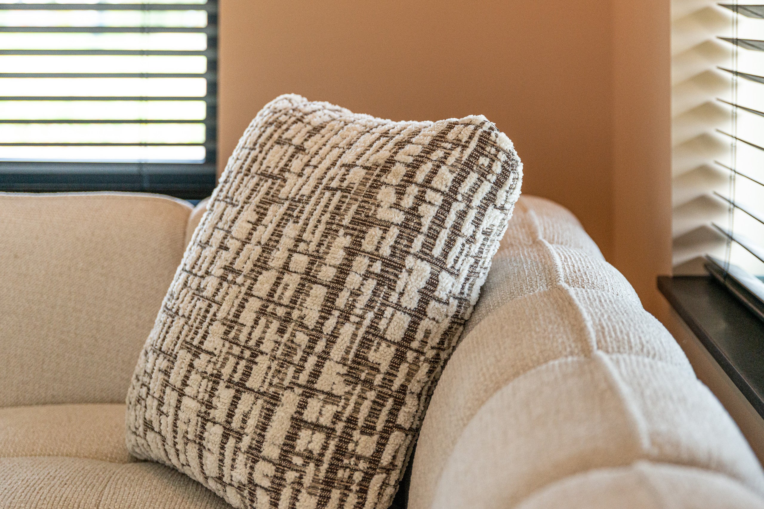 Richmond Interiors Kissen Oliv cream 50x50