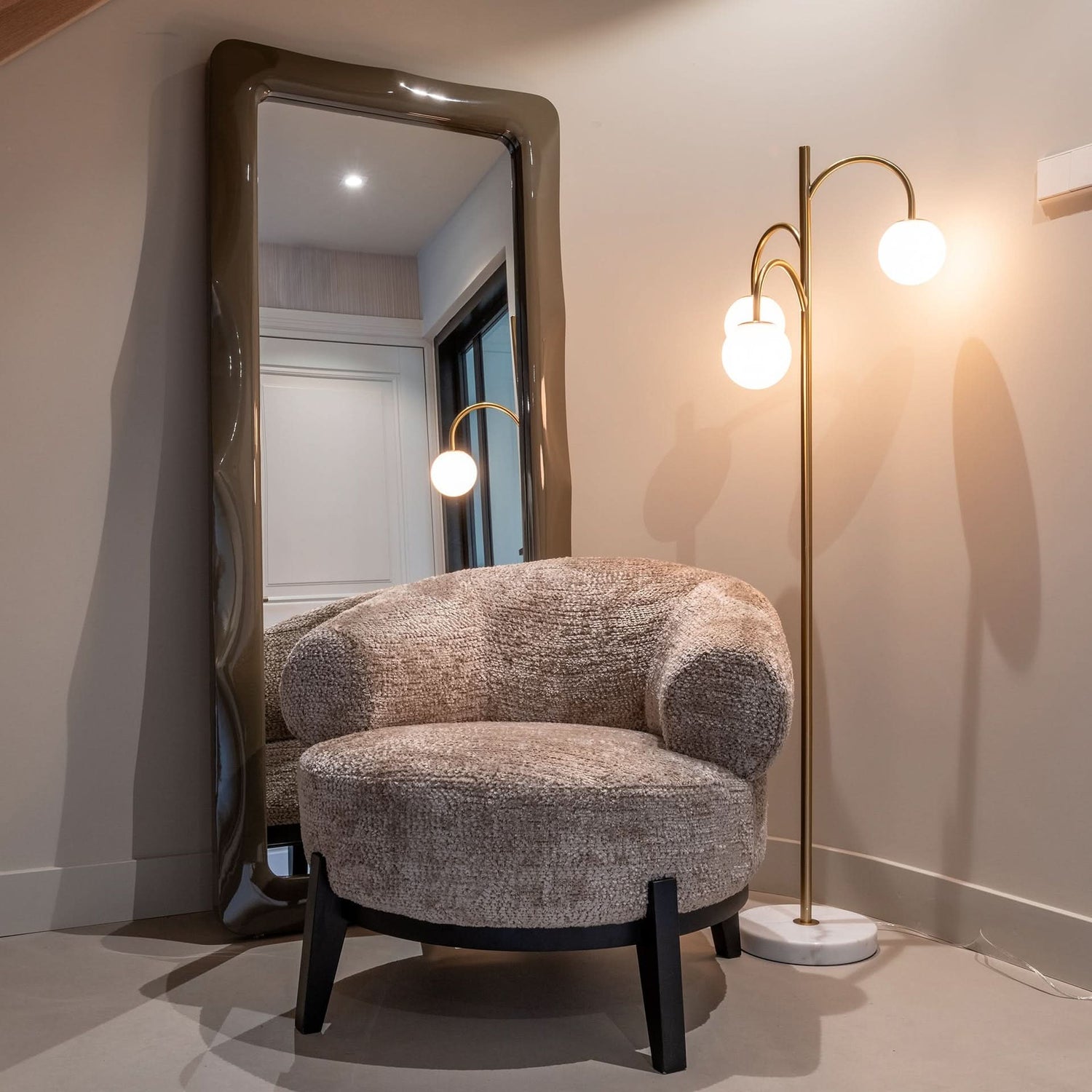 Richmond Interiors – Stehlampe Janou Gold Stehlampe Richmond Interiors