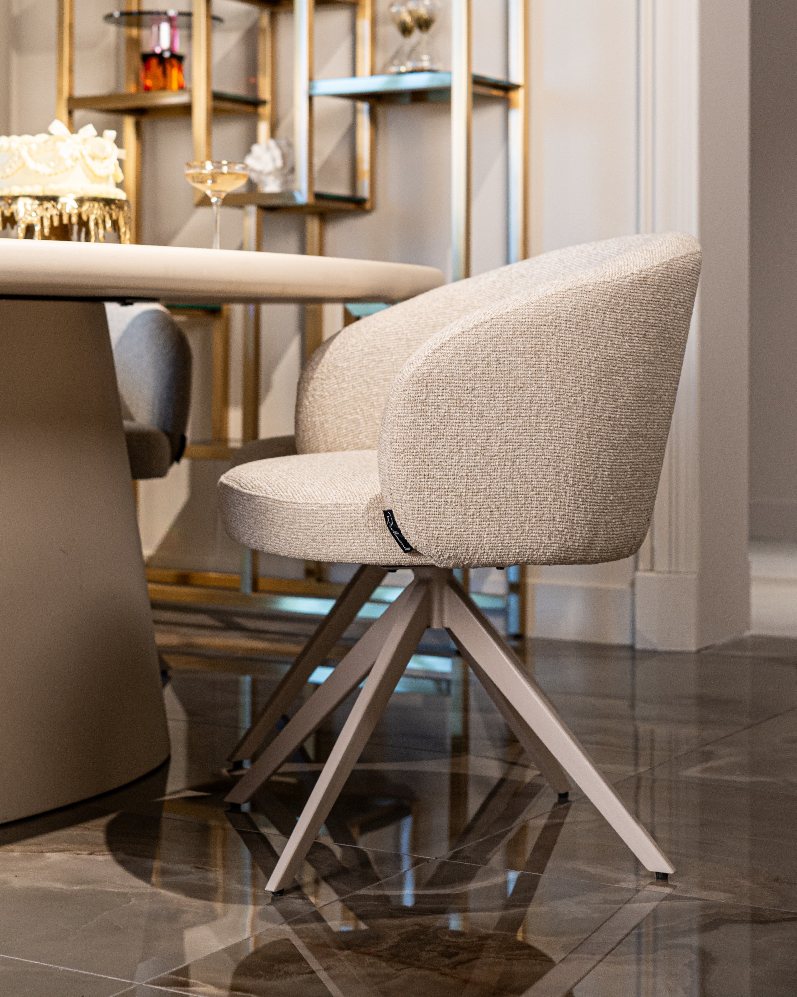 Richmond Interiors Vitrine Magnus brushed gold Vitrine Richmond Interiors