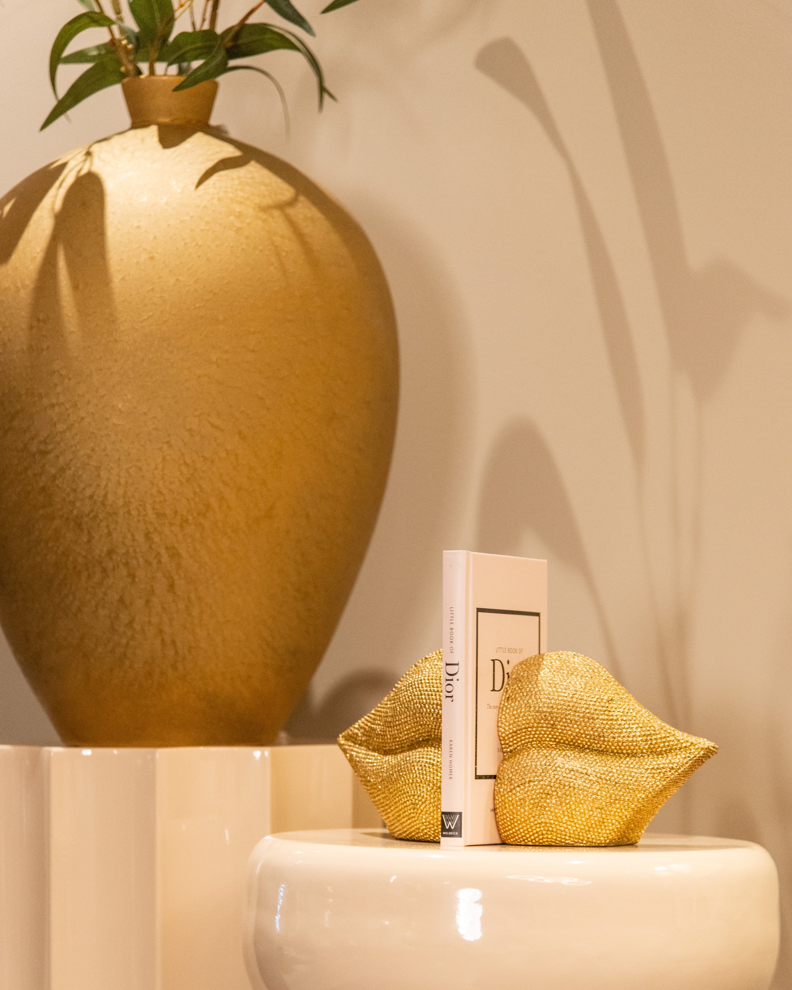 Richmond Interiors Buchständer Kiss gold gold