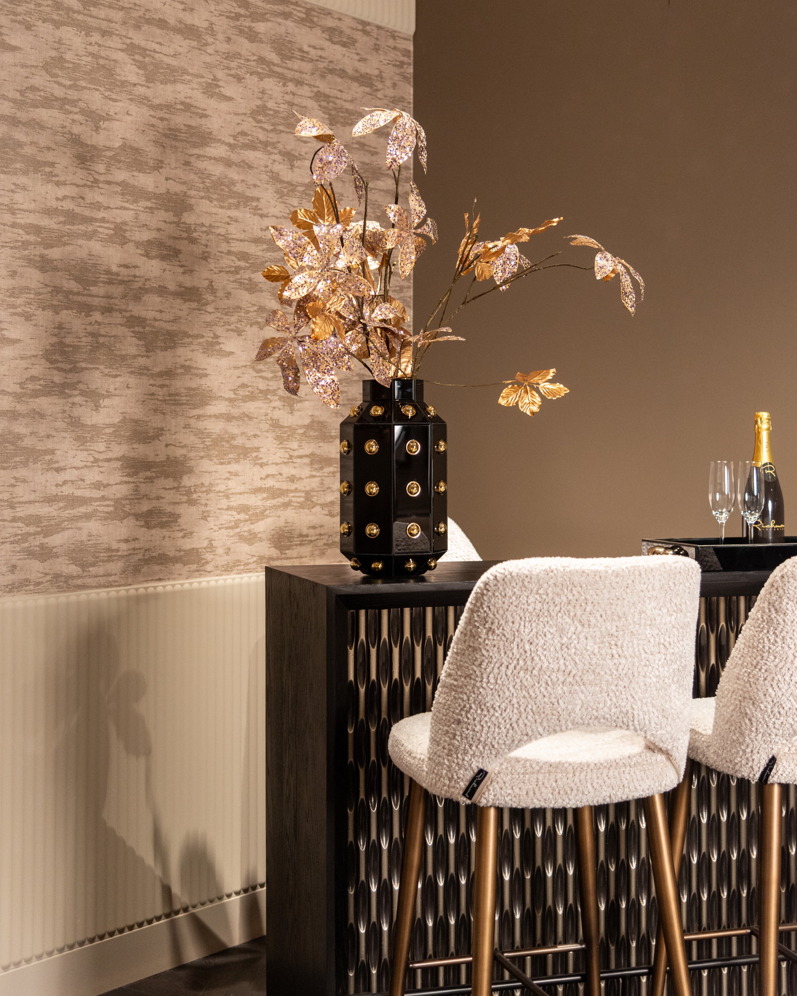 Richmond Interiors Tablett Liv black/gold