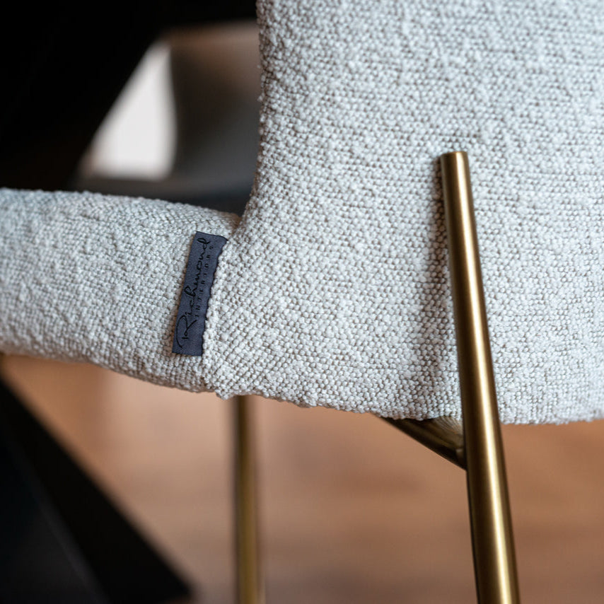 Richmond Interiors 2er-Set Stuhl Odessa weiß Bouclé / gebürstetes Gold (Copenhagen 900 Bouclé White) Esszimmerstuhl Richmond Interiors