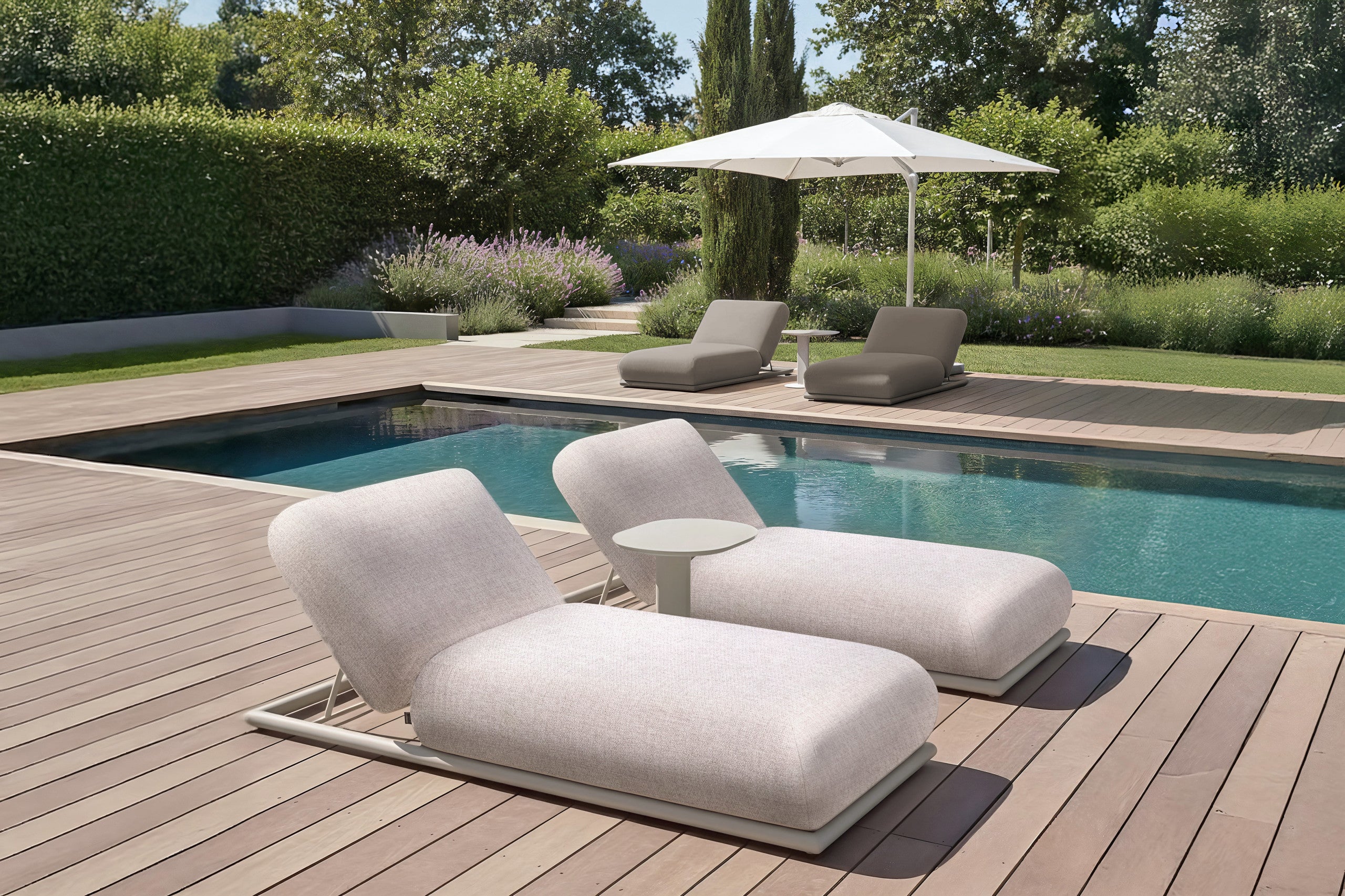 Richmond Interiors Outdoor Liege Sullivan beige alpine Outdoor Liege Richmond Interiors
