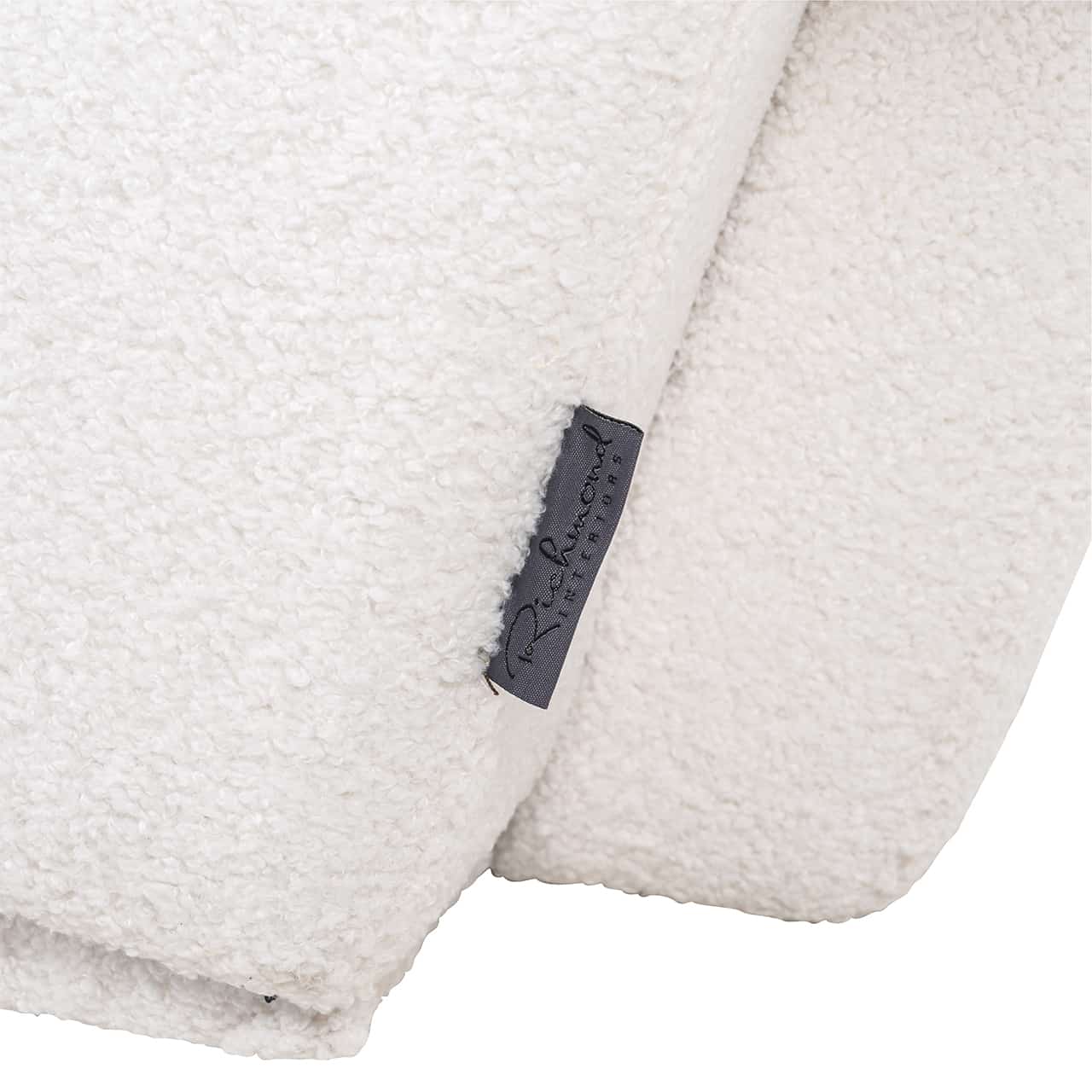 Richmond Interiors Sessel Casey weiß pelzig feuerhemmend (Himalaya 900 weiß pelzig) Polstersessel Richmond Interiors