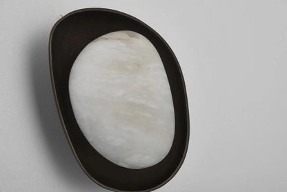 The Grand Collection Wandleuchte Cadey – Aluminium | Alabaster | Bronze oder Weiß Wandlampe The Grand Collection