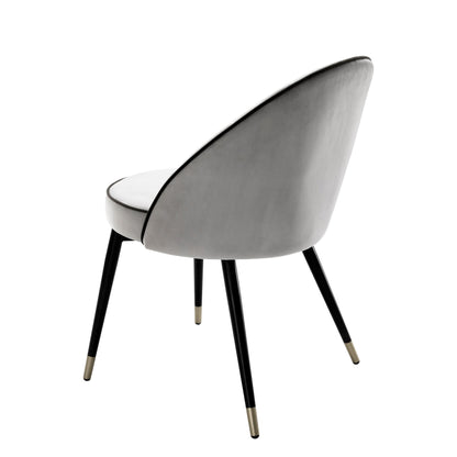 Eichholtz Esszimmerstuhl Cooper – Roche Light Grey Velvet (Set aus 2) 2er-Set Esszimmerstühle Eichholtz