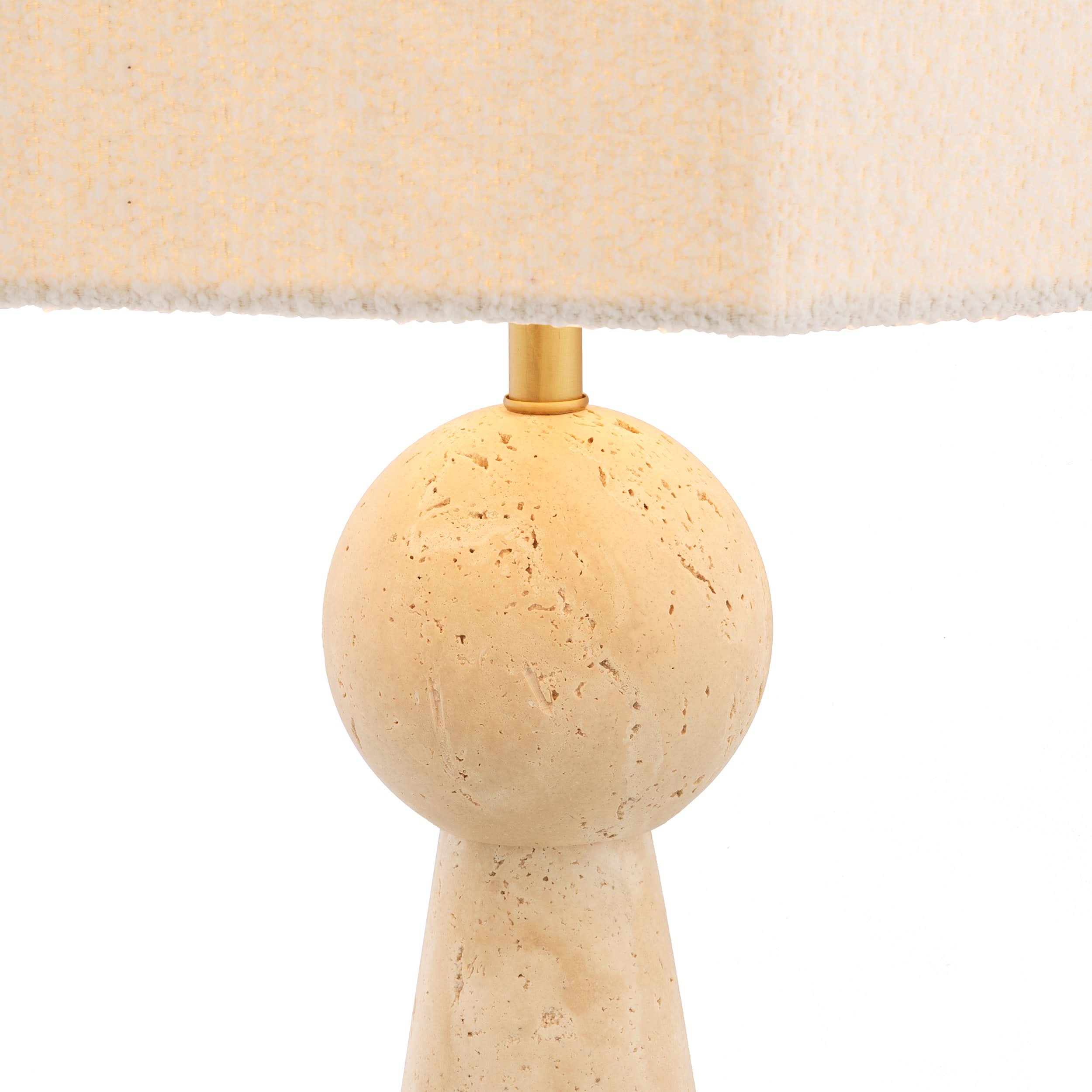 Eichholtz Tischlampe Novak – Travertin | Antik-Messing-Finish | Bouclé-Schirm Tischlampe Eichholtz