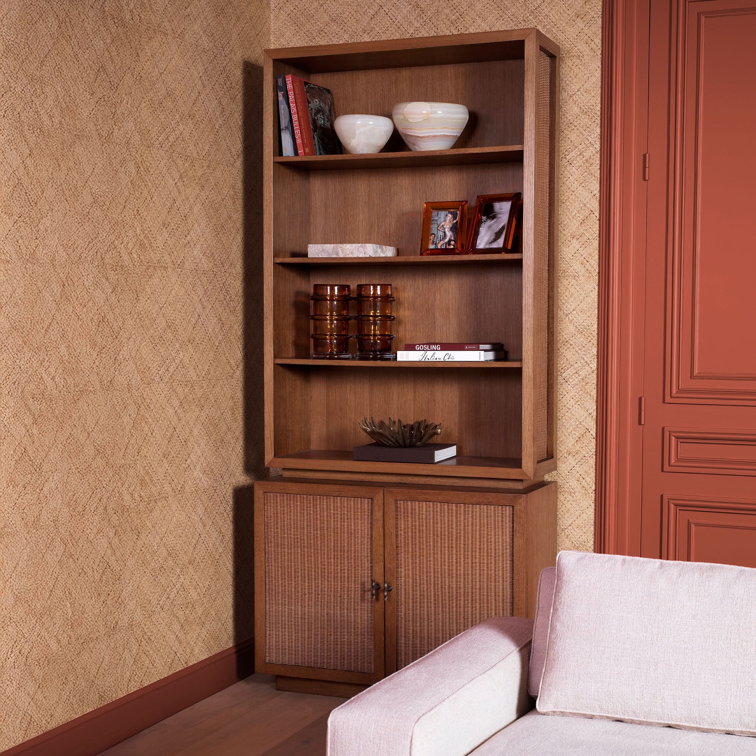 Eichholtz Kabinett Borchard - Caramel Oak Veneer | Woven Rattan | Bronze Finish Offenes Regal Eichholtz