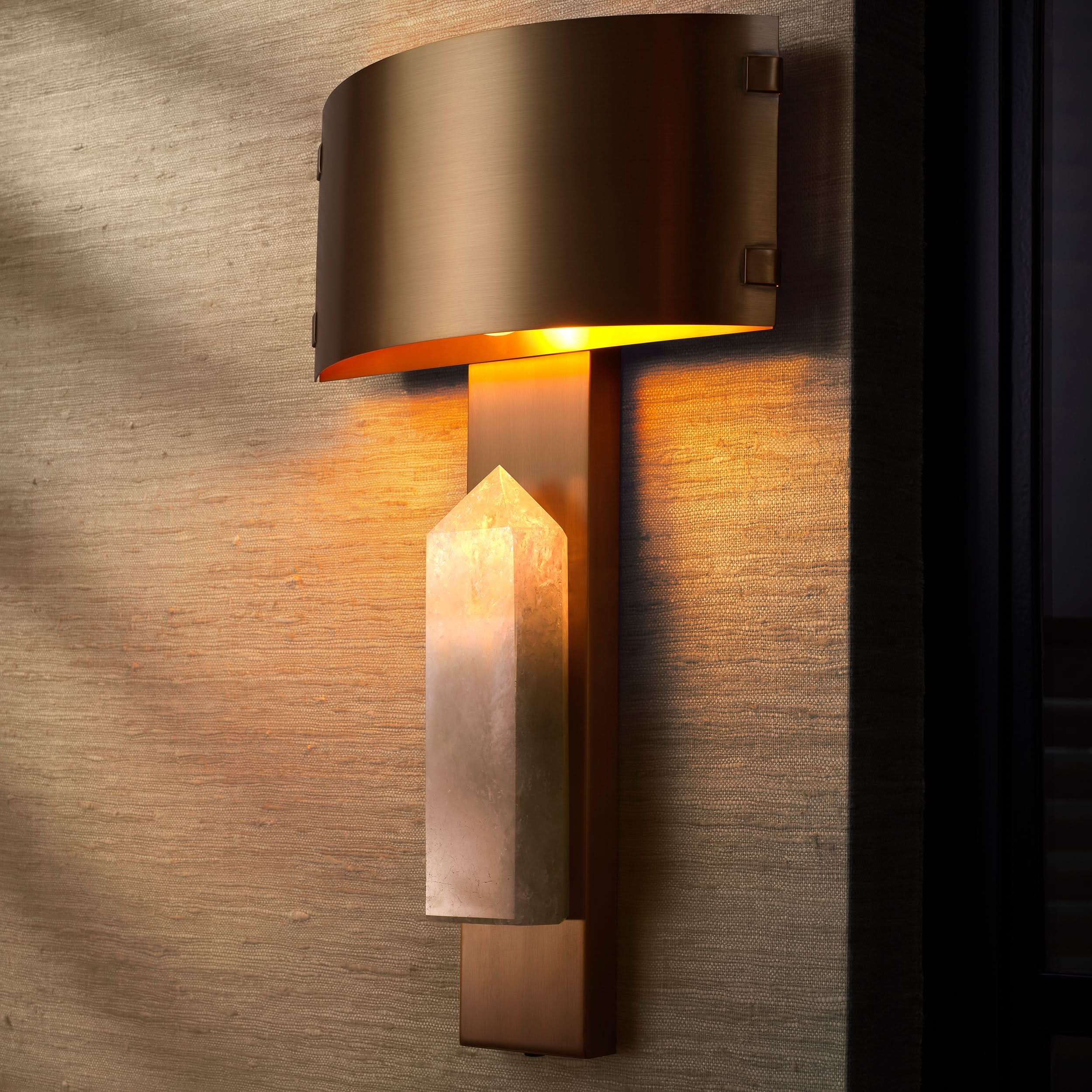 Eichholtz Wandleuchte Évora – Antik-Messing-Finish | Bergkristall Wandlampe Eichholtz