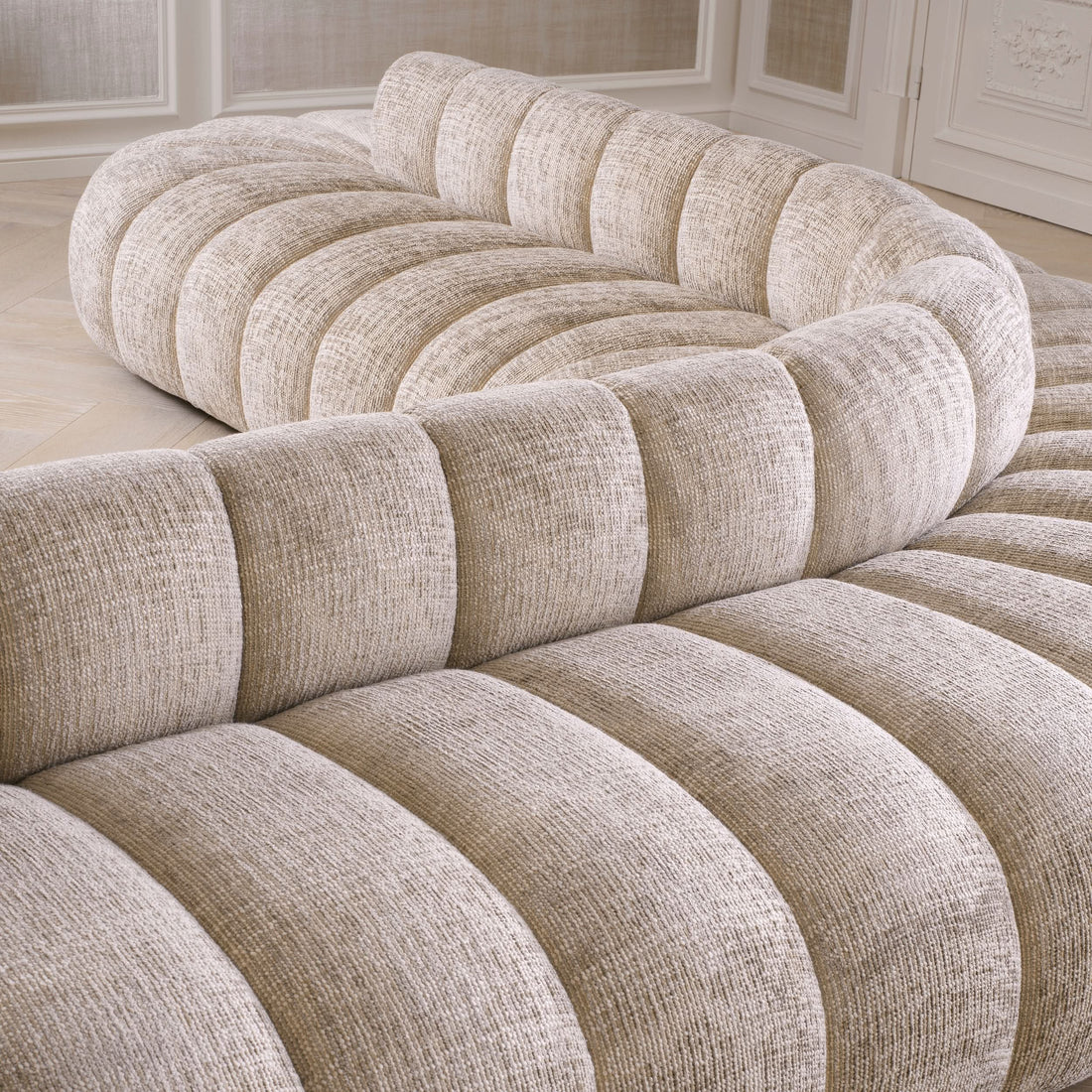 Eichholtz Sofa Alison – Creststone Beige Sofa rund Eichholtz